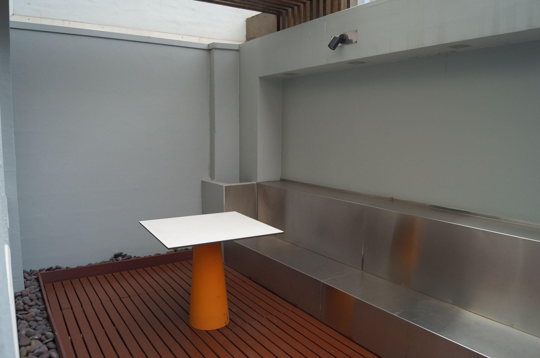 Varios Valentine On George