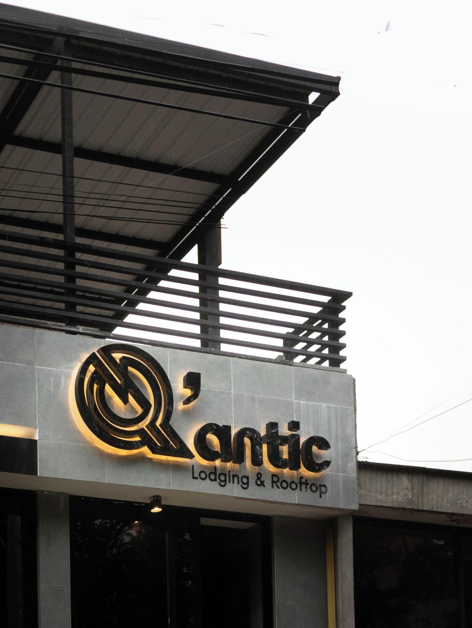 Vista Exterior Qantic Lodging & Rooftop