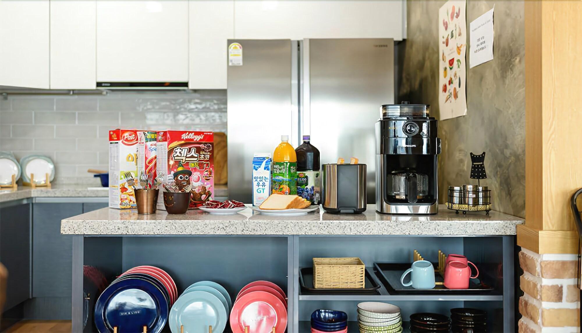 Restaurant Paulownia Hostel & Guest House