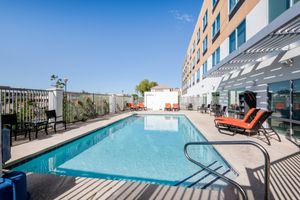 Alojamiento - Holiday Inn Express & Suites Phoenix - Airport North by IHG