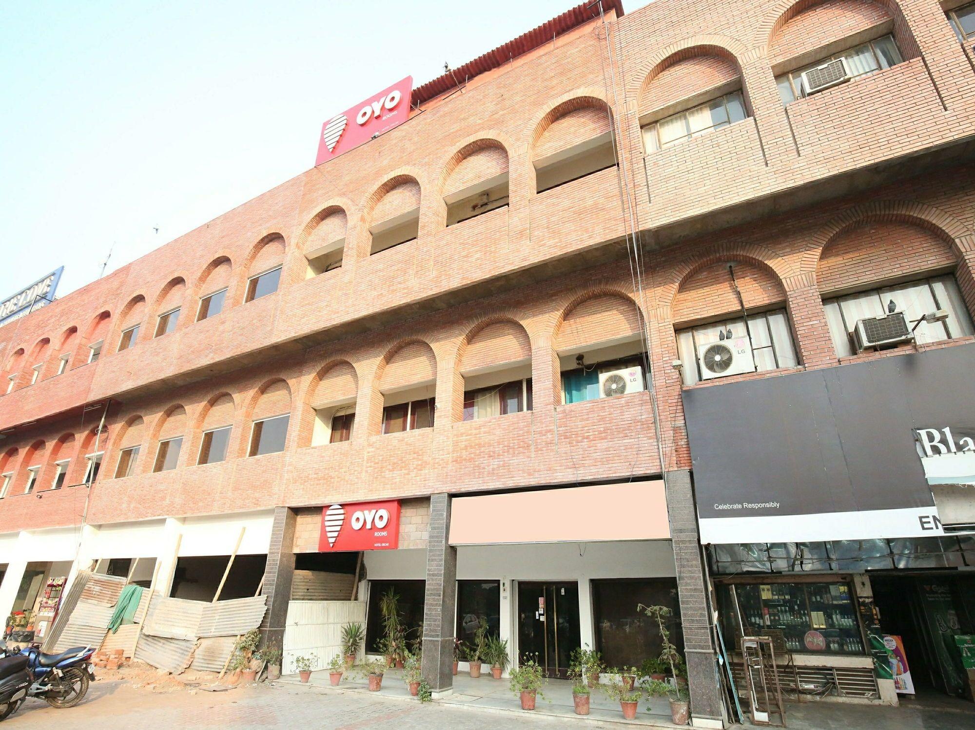Vista Exterior OYO 2690 Hotel Oscar Regency