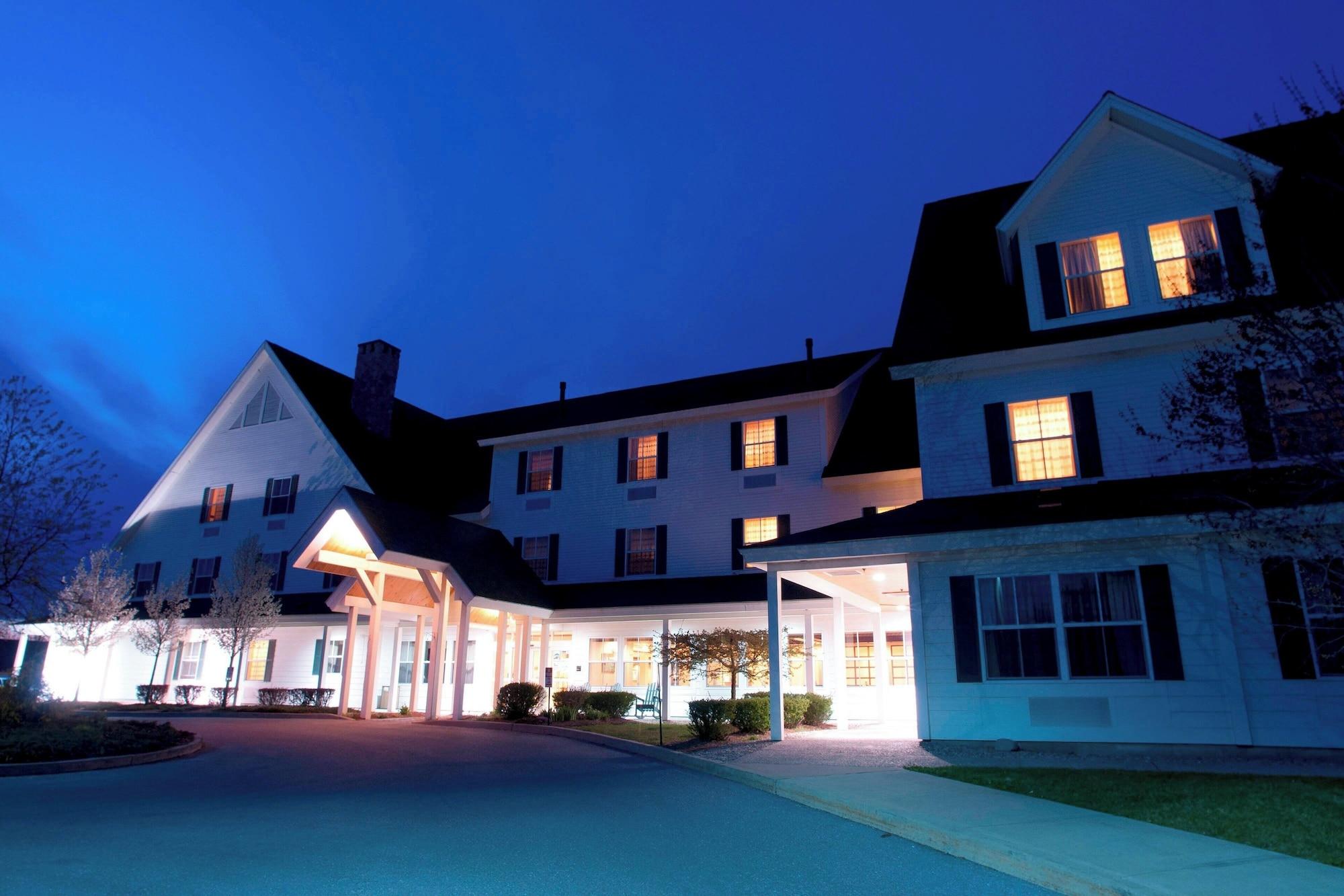 Varios Courtyard Middlebury