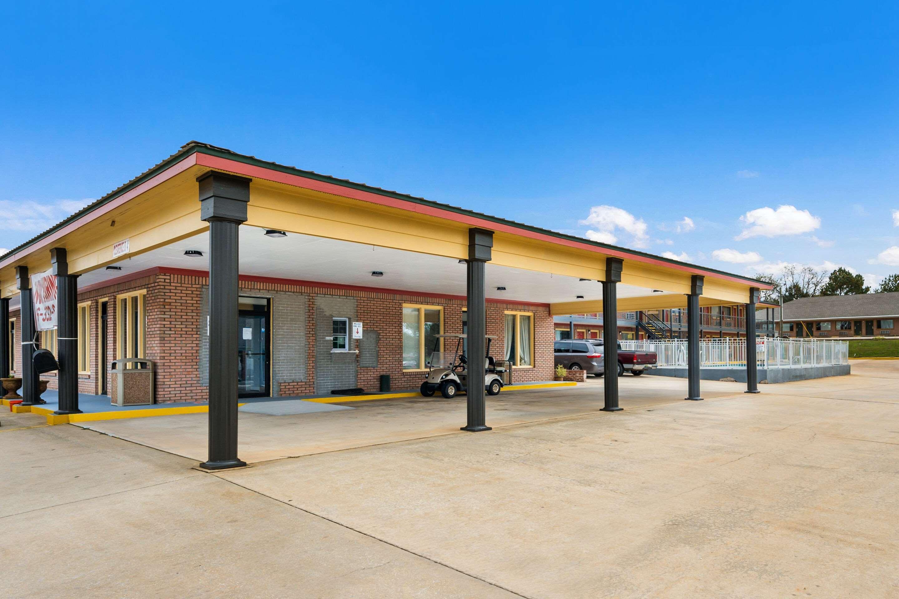 Vista Exterior Econo Lodge Russellville