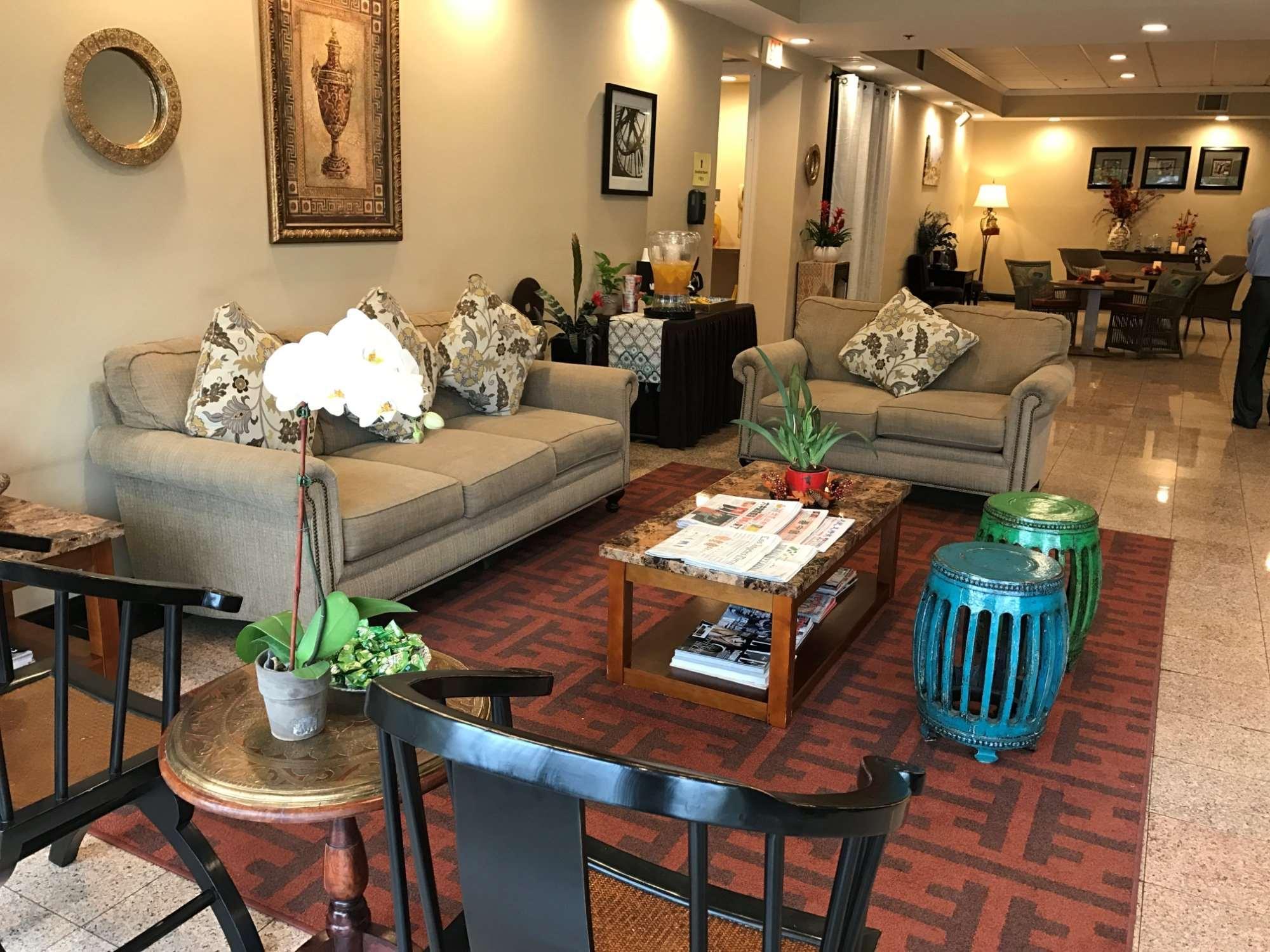 Vista Lobby GreenTree Inn & Suites Alhambra
