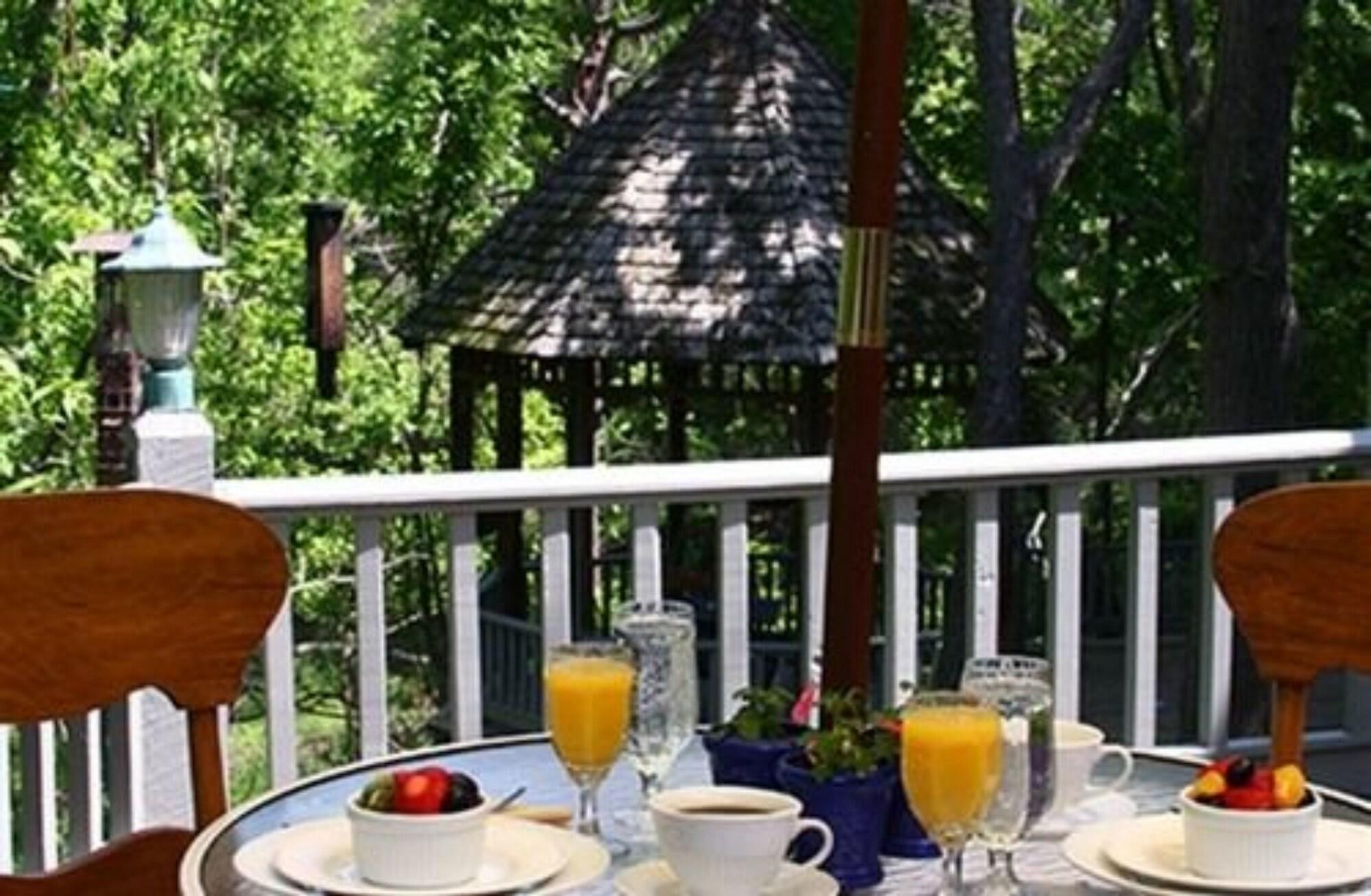 Varios Heartstone Inn B&B & Cottages