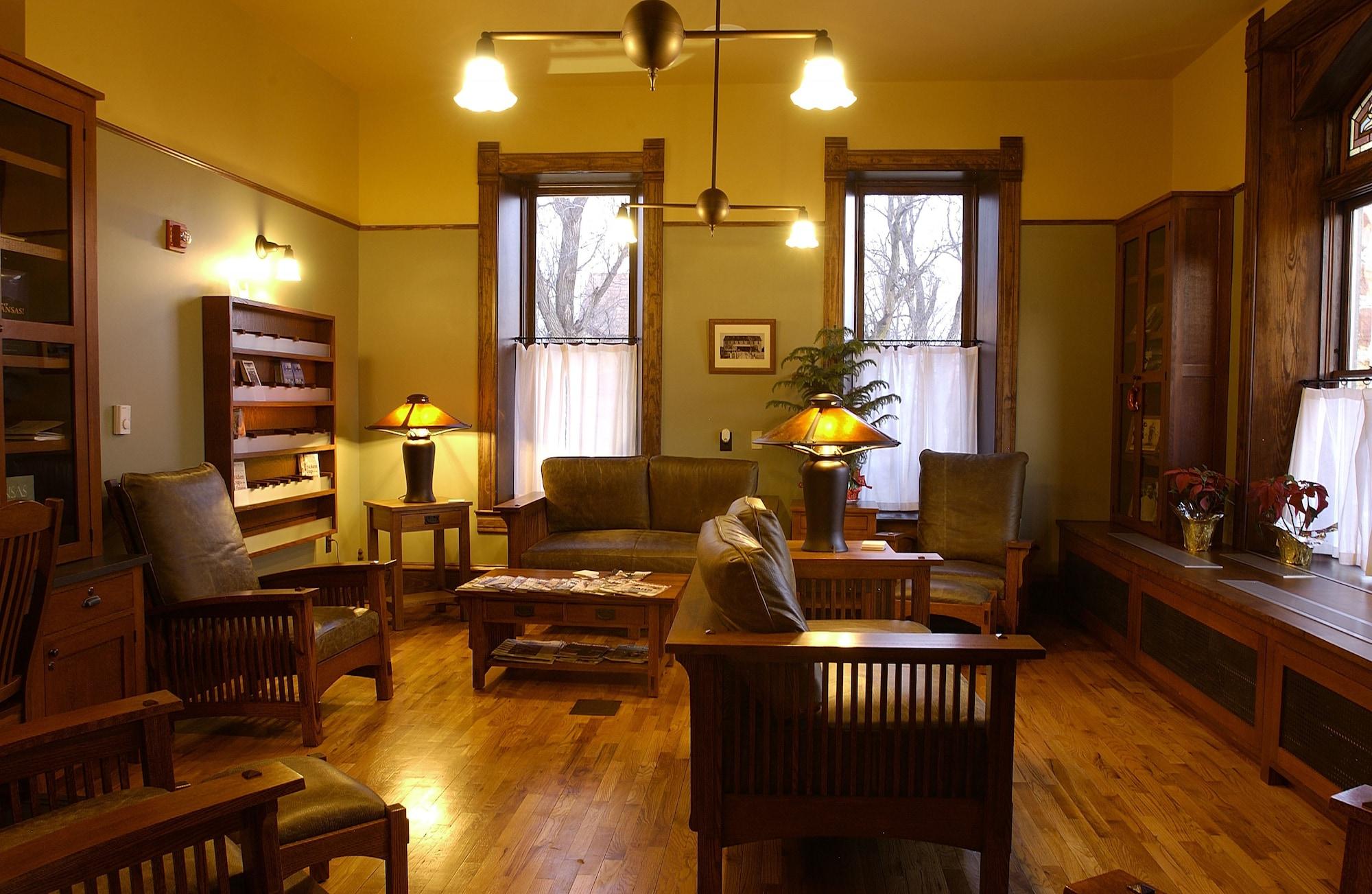 Vista Lobby Midland Railroad Hotel