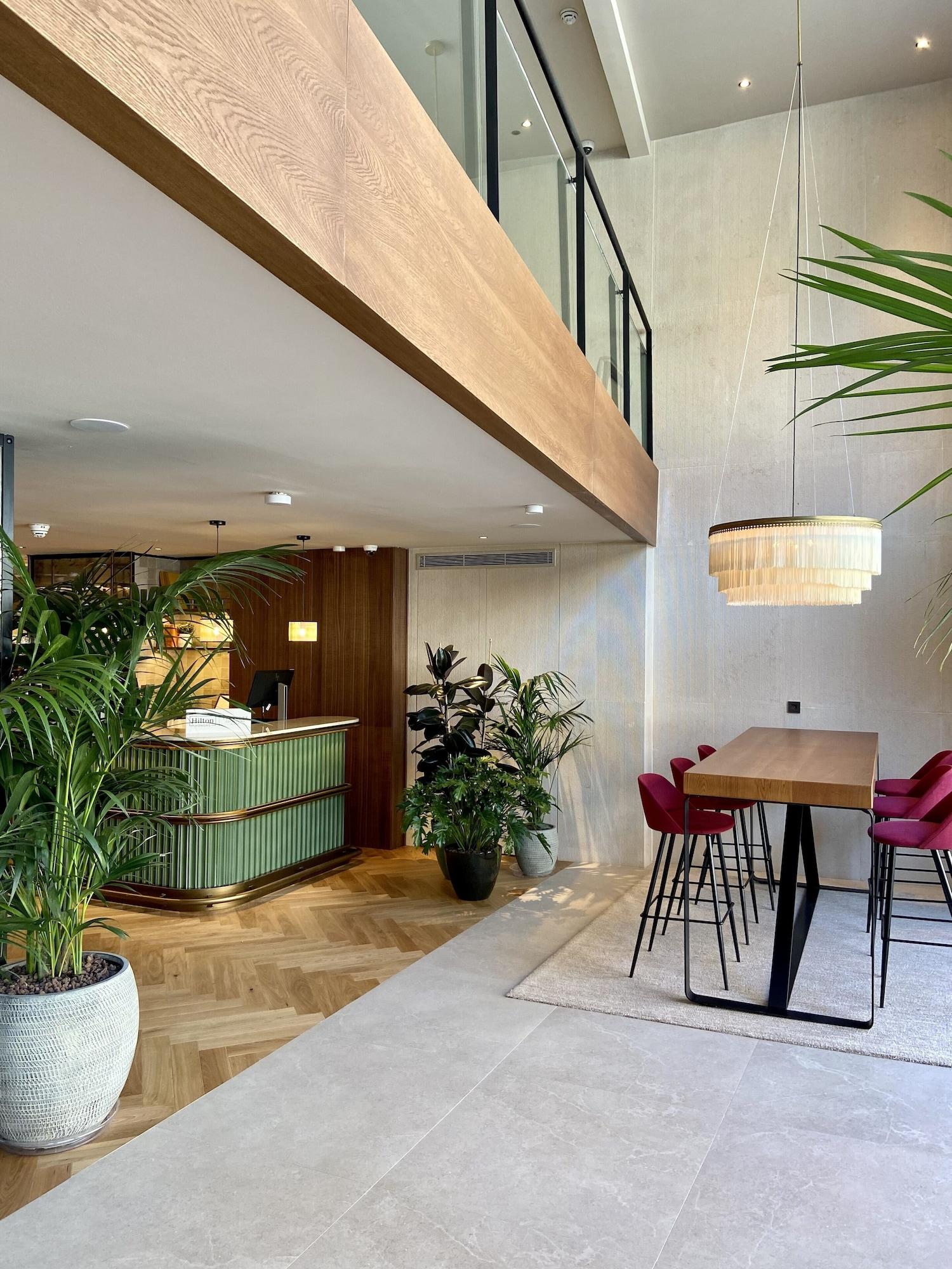 Vista Lobby Via Sants Hotel Barcelona, Tapestry Collection by Hilton