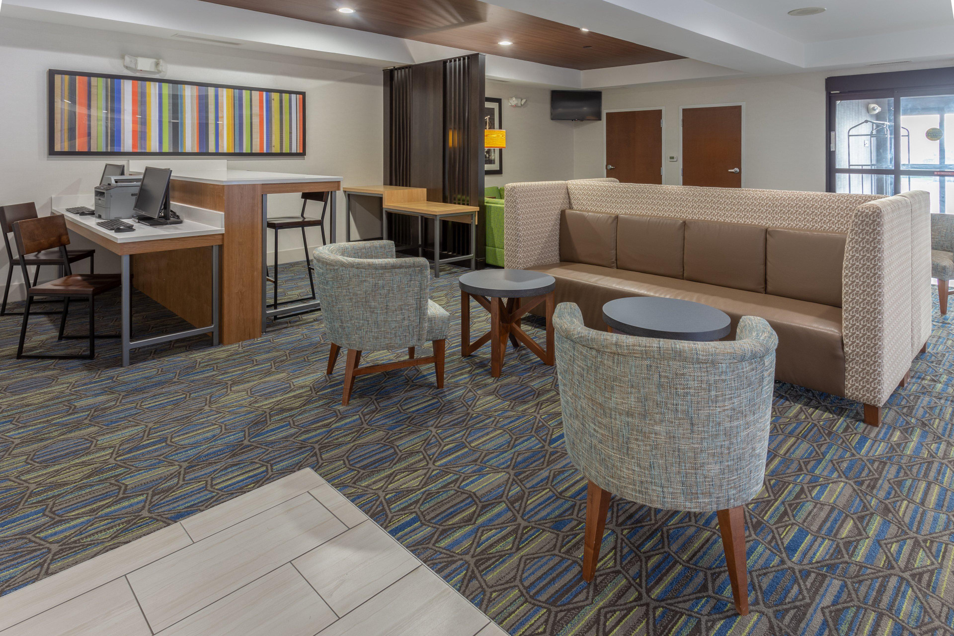 Vista Lobby Holiday Inn Express Indianapolis - Southeast by IHG