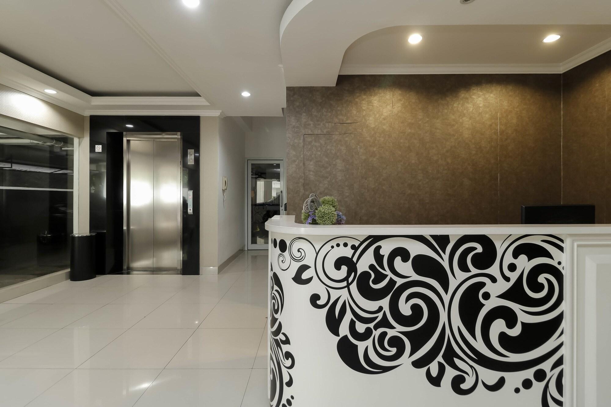 Vista Lobby RedDoorz Plus @ Setiabudi Barat