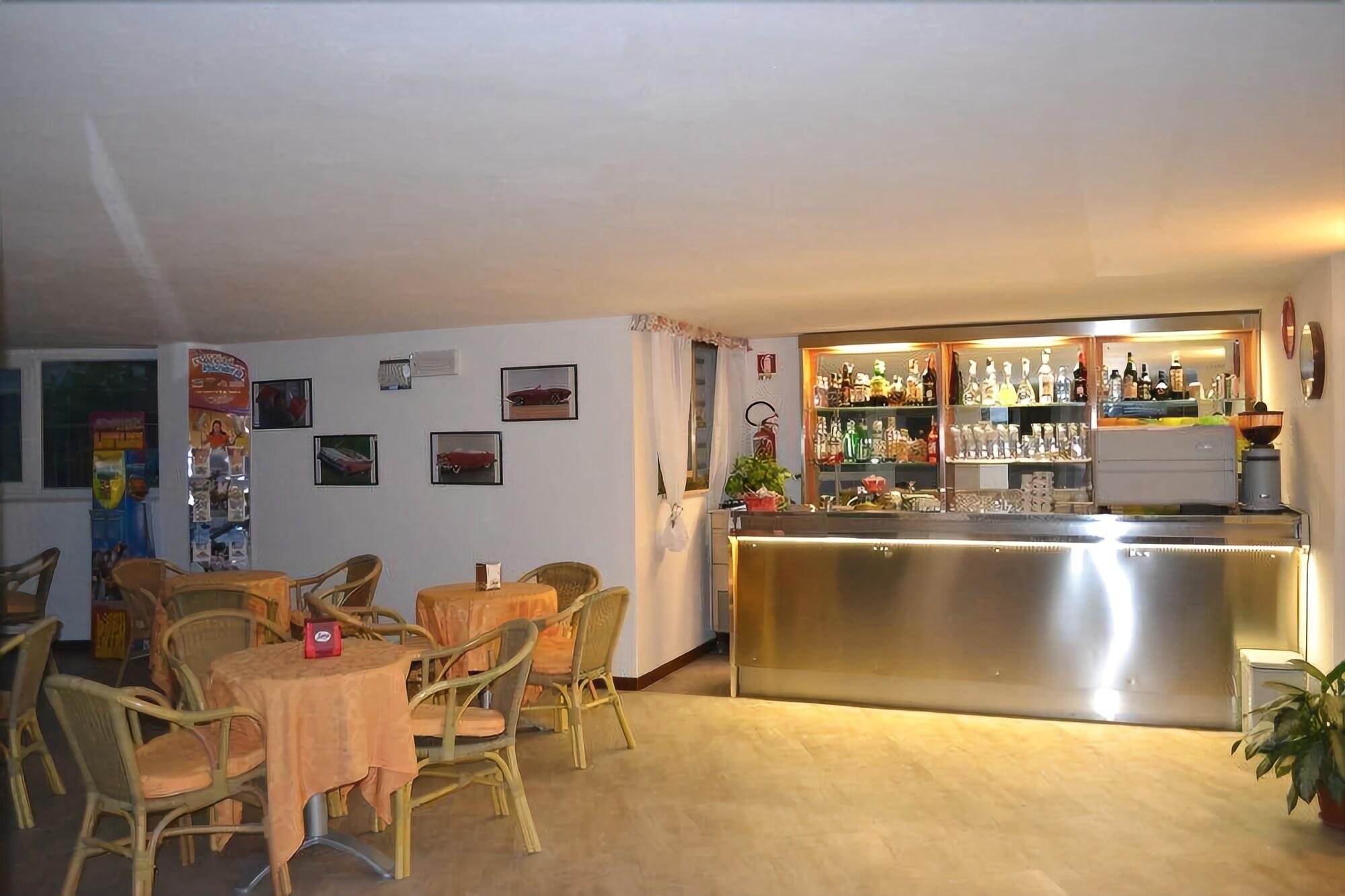 Bar/Salón Hotel Moderno