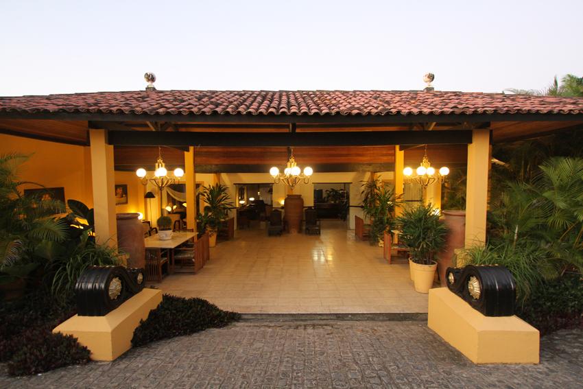 Vista Exterior Hotel Highlander