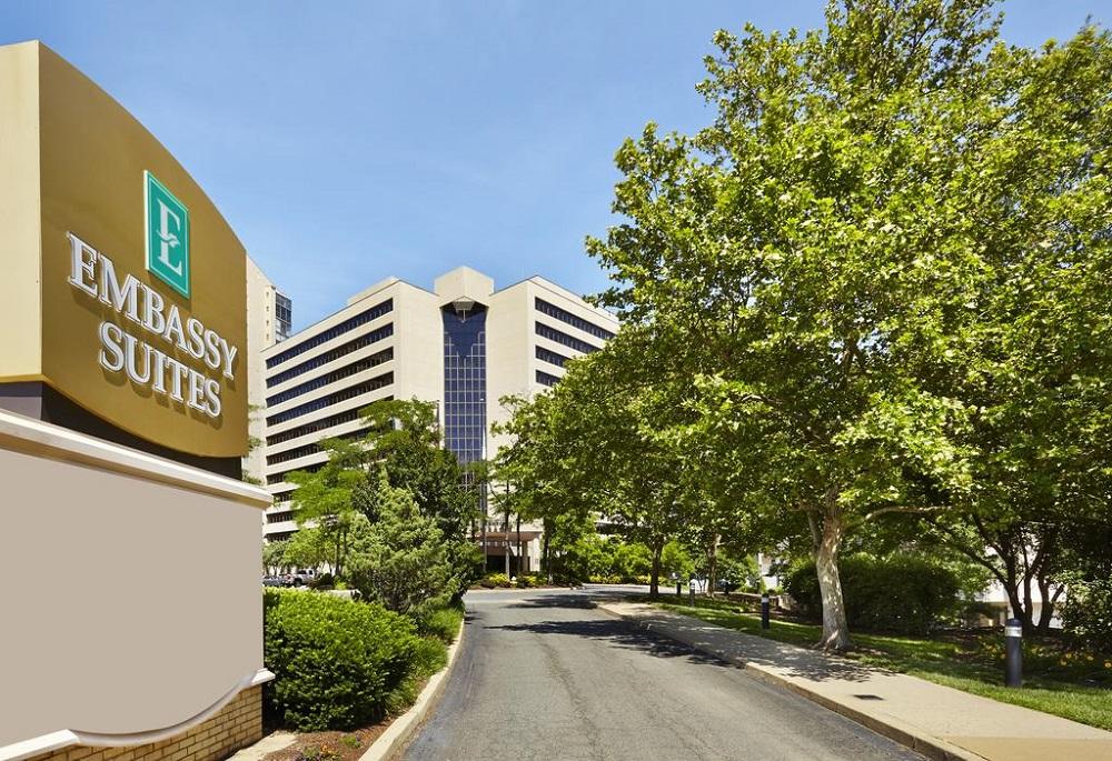 Exterior View Embassy Suites Crystal City - National Airport