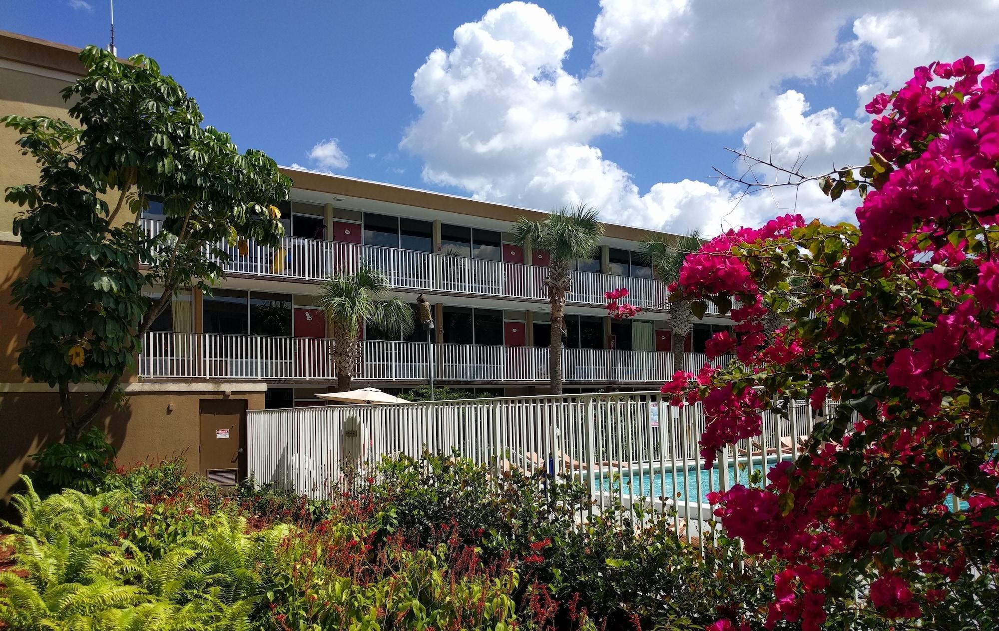 Vista Exterior Red Carpet Inn Airport and Cruise Port Hotel Fort Lauderdale