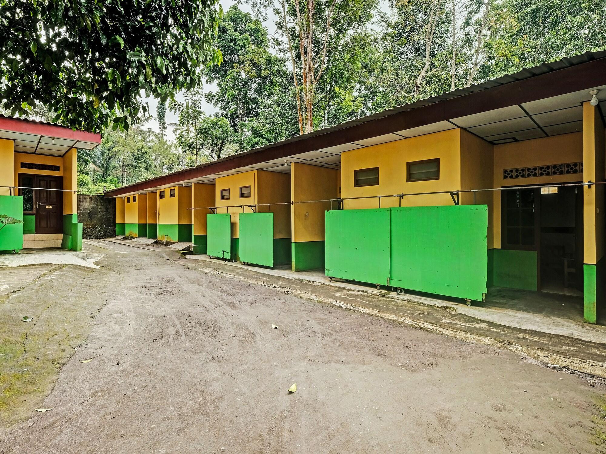 Vista Lobby SPOT ON 92283 Hotel Muria 3