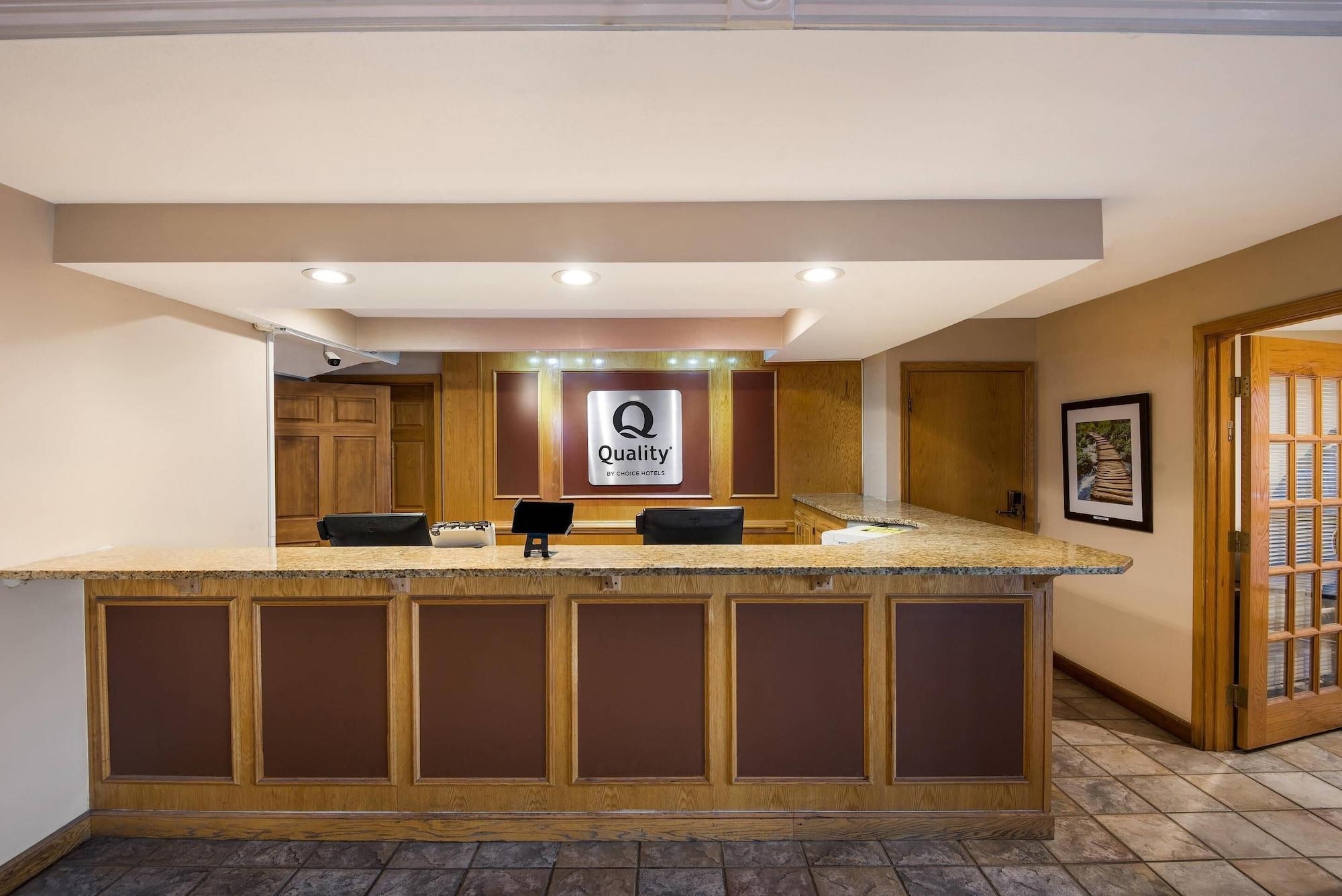 Vista Lobby Quality inn & Suites Cincinnati I-275