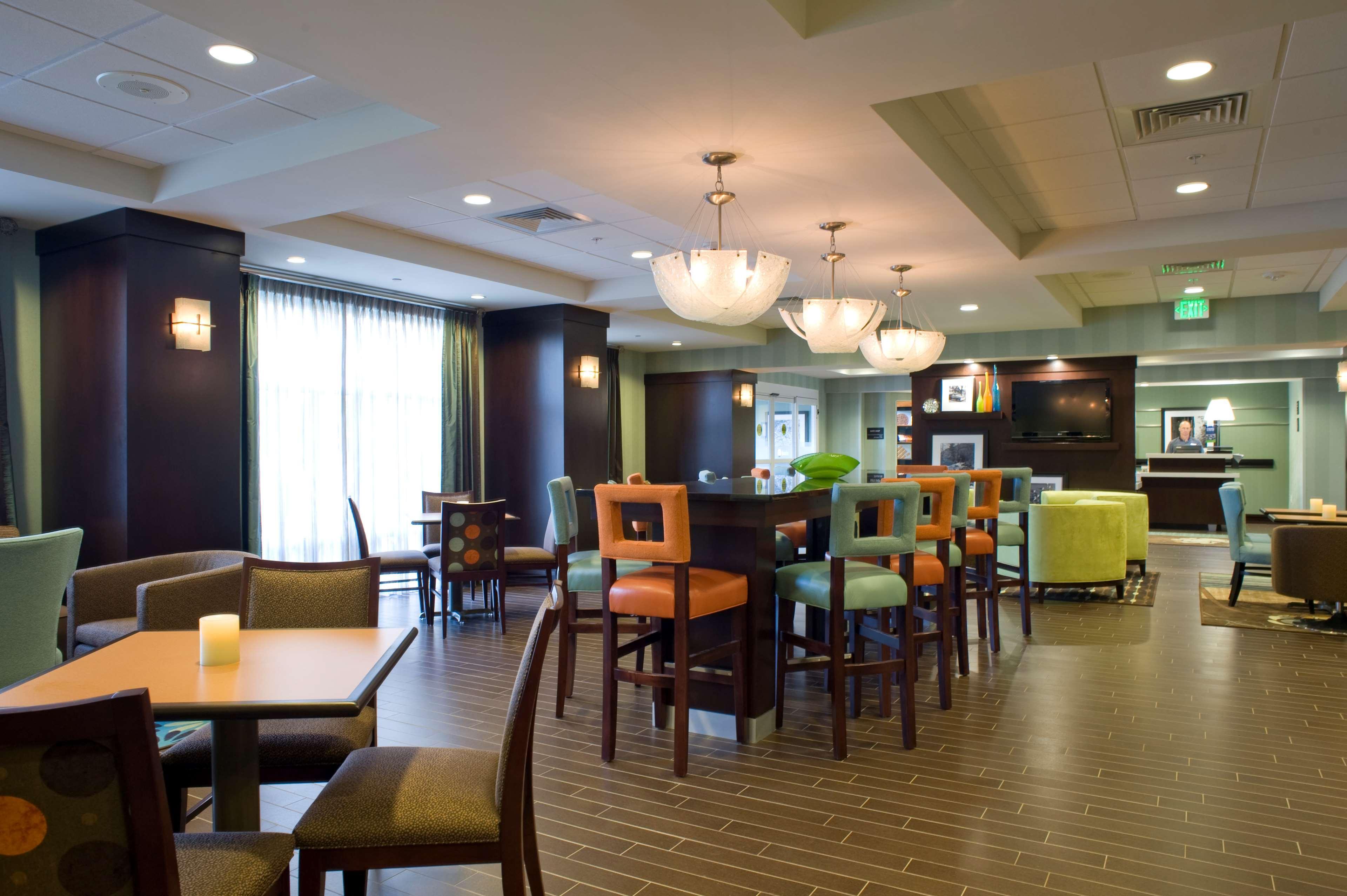 Vista Lobby Hampton Inn Anderson/Alliance Business Park
