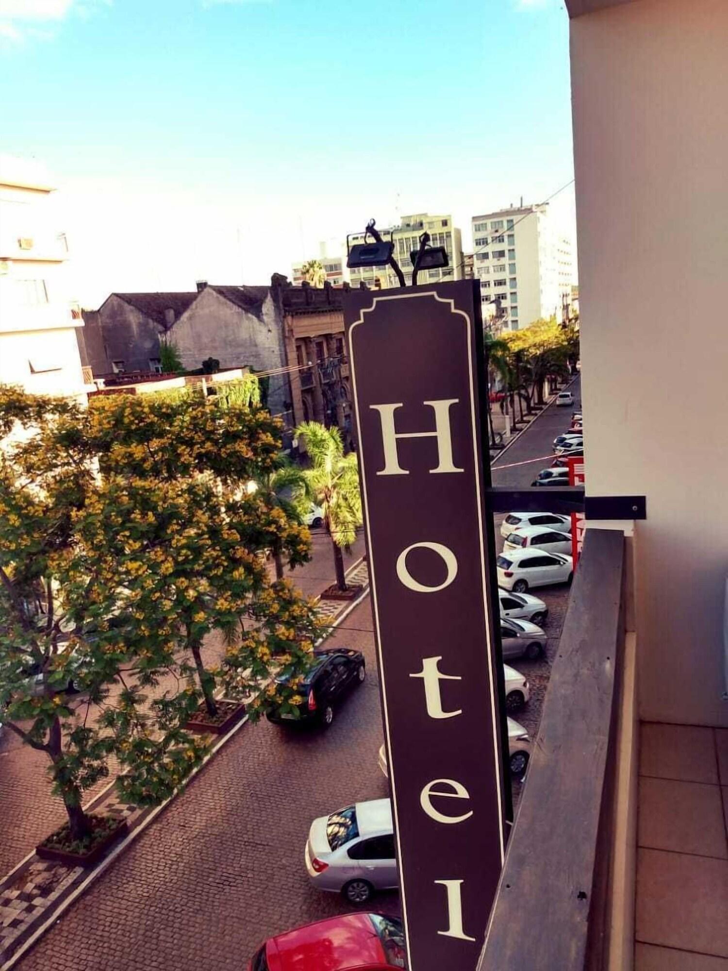 Varios Hotel Mór