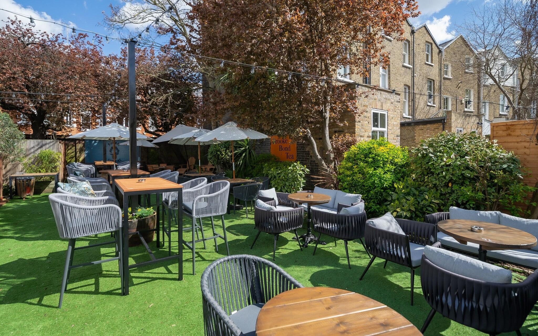 Varios The Bridge in Barnes