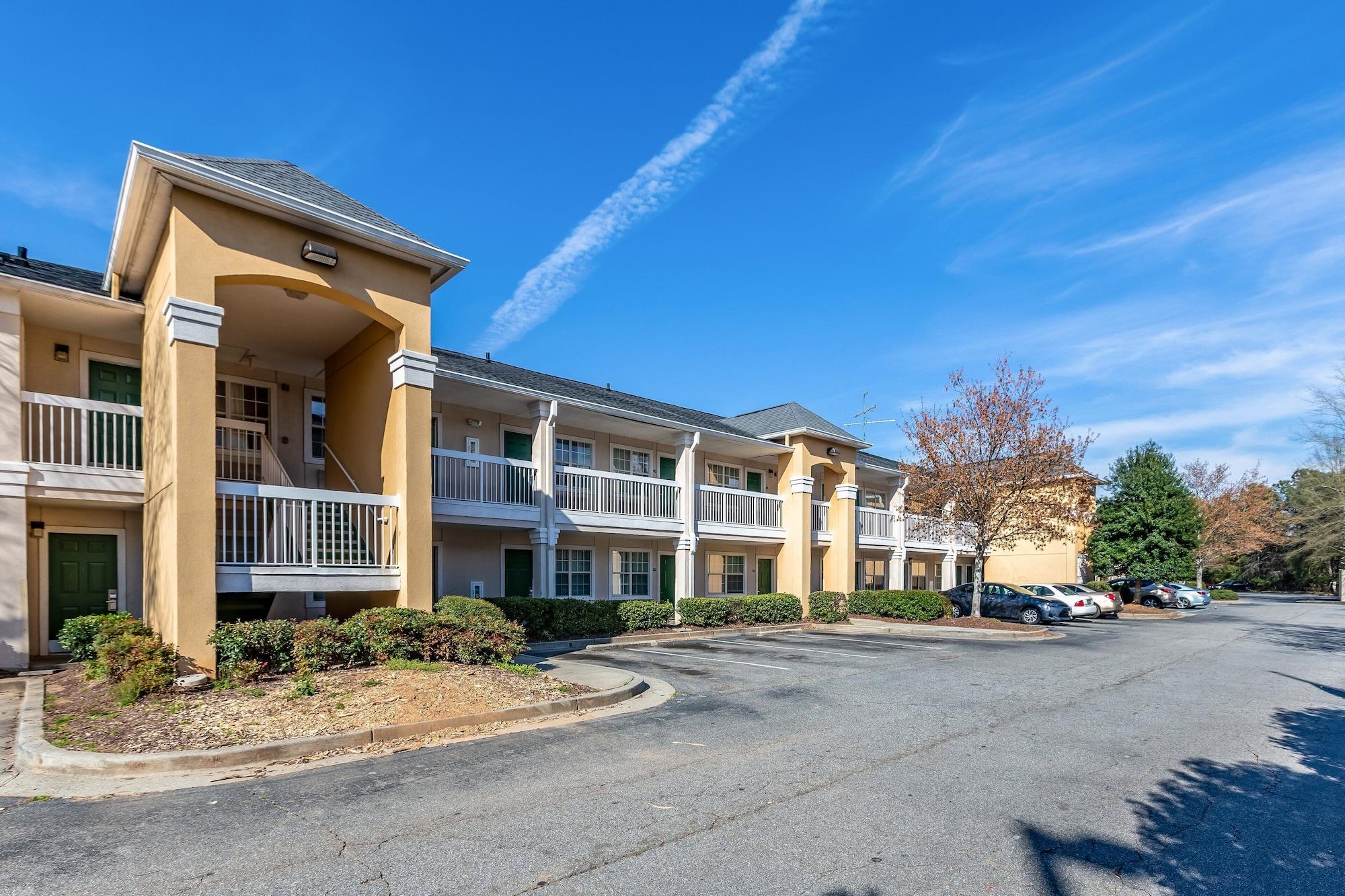 Varios HomeTowne Studios Atlanta – Peachtree Corners