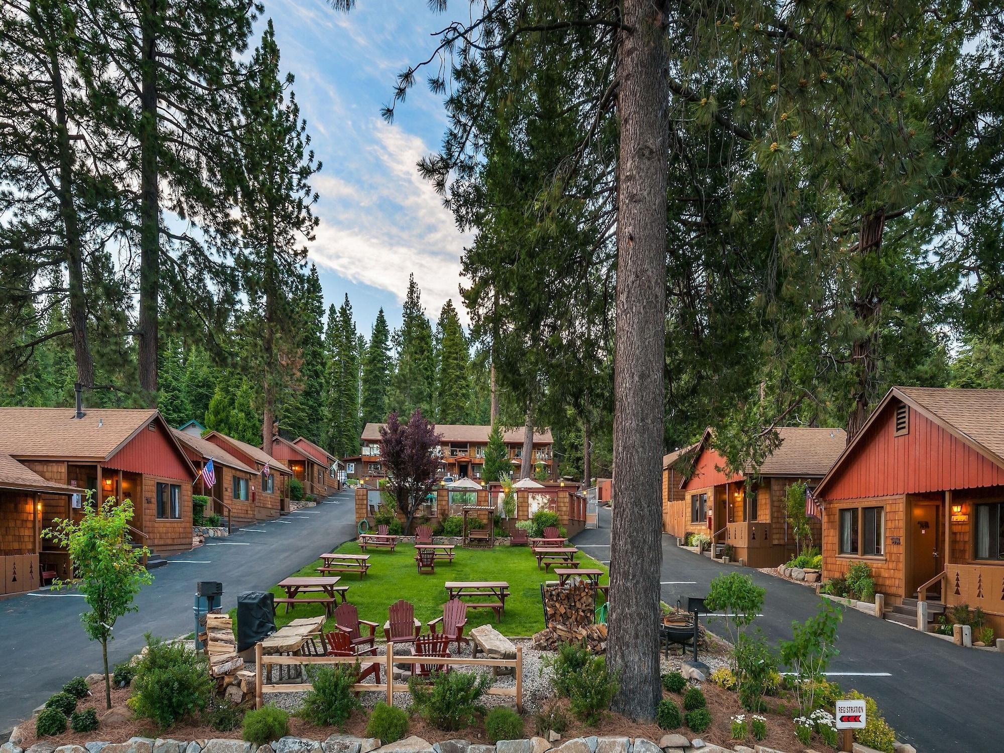 Vista Exterior Cedar Glen Lodge