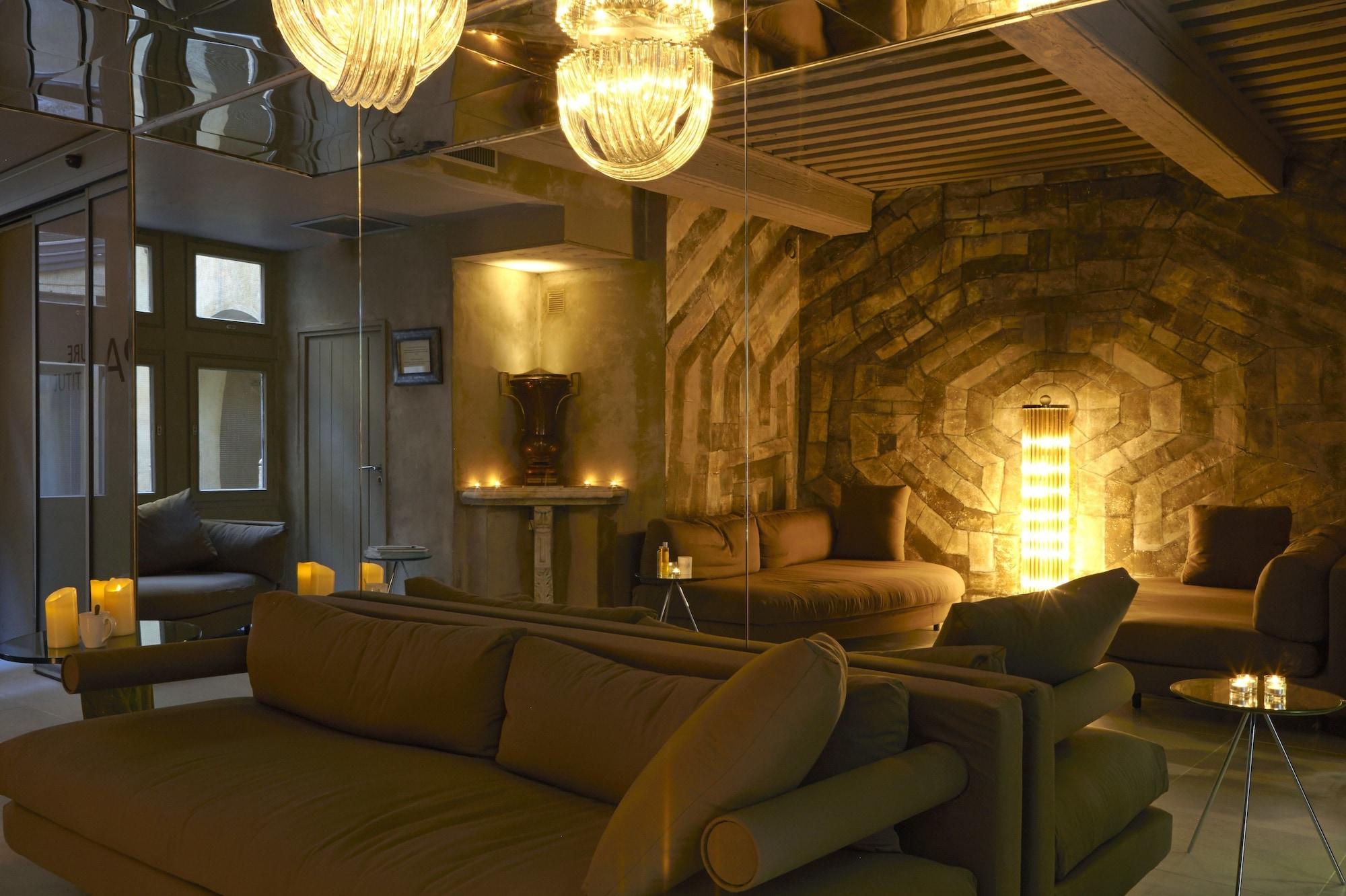 Spa Cour des Loges Lyon, A Radisson Collection Hotel