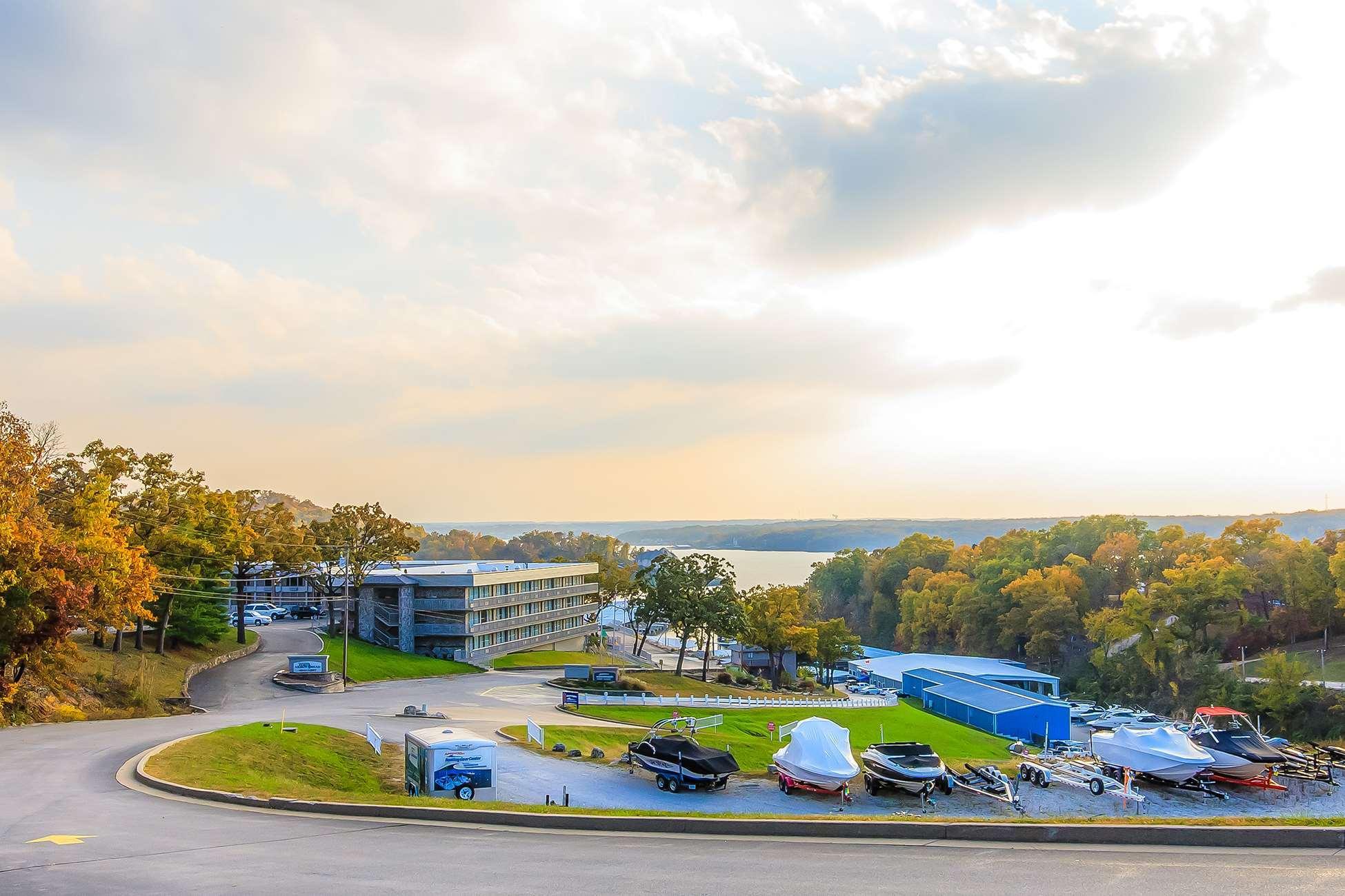 Vista Exterior The Resort at Lake of the Ozarks