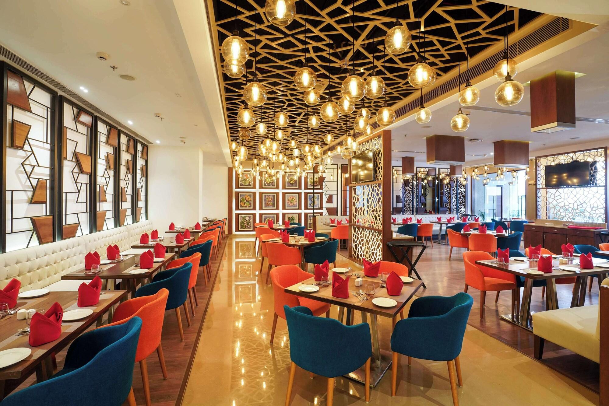 Restaurant Best Western Plus Chandigarh Mohali.