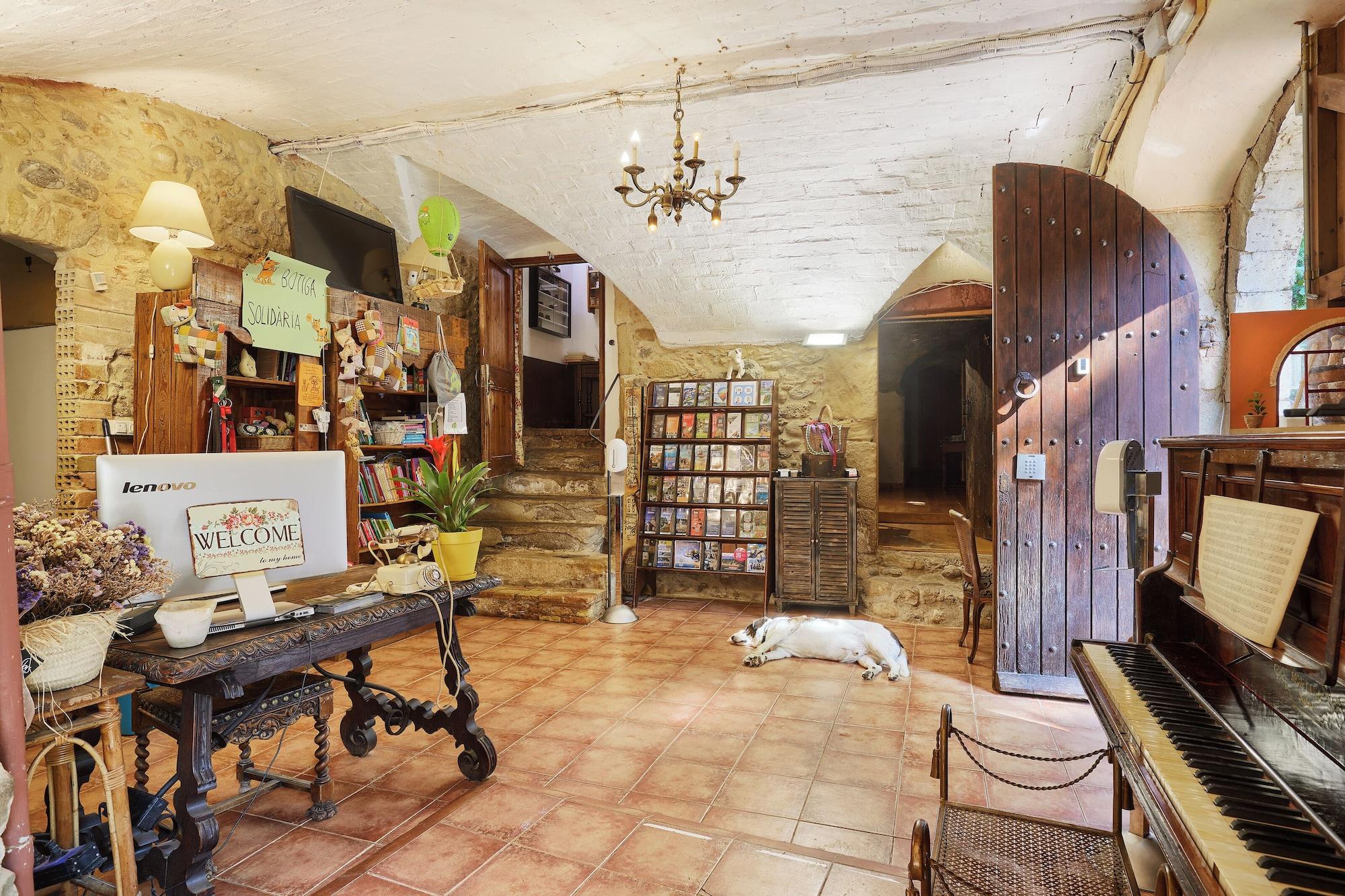 Vista Lobby Mas Torrencito  Pet Friendly