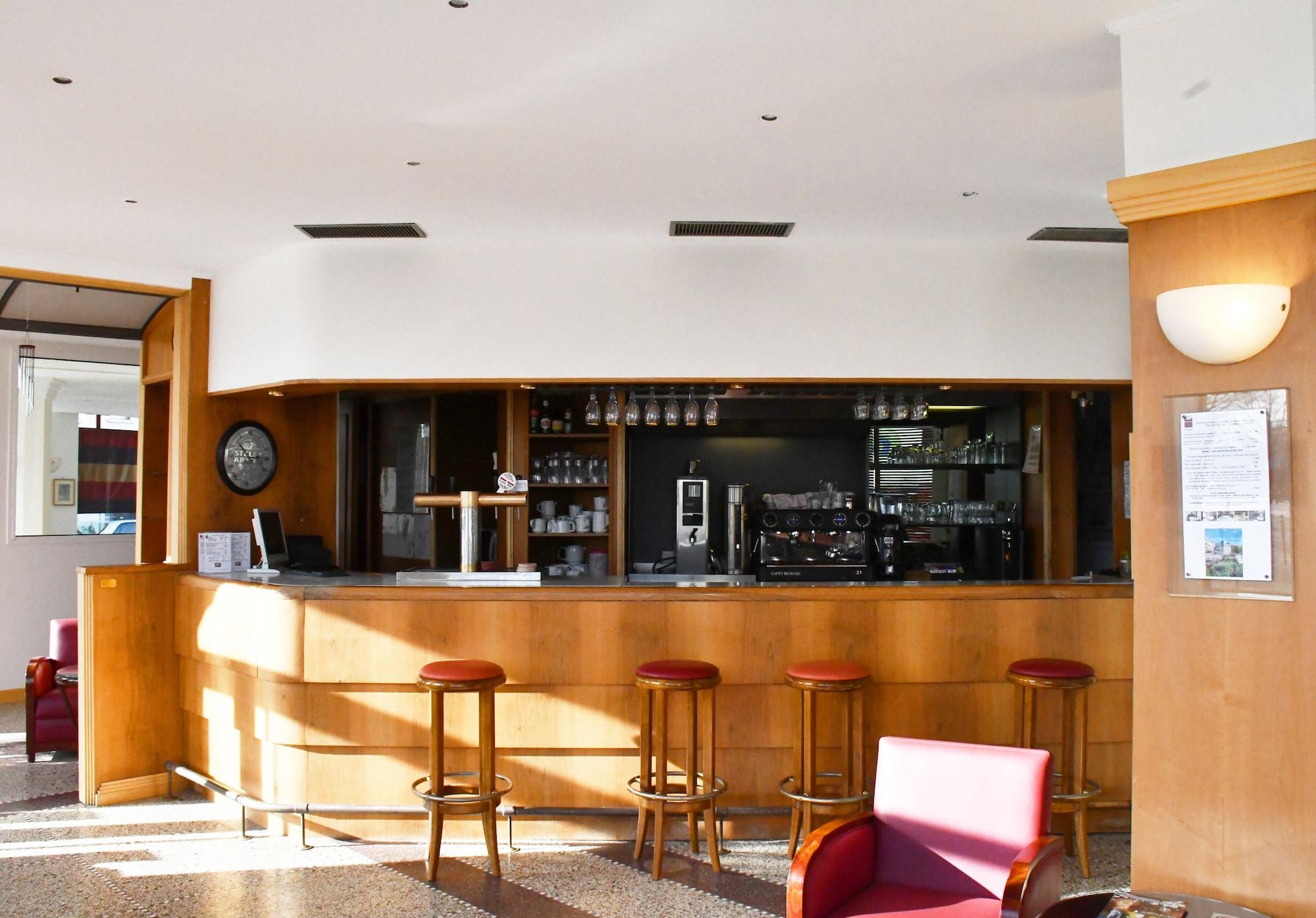 Bar/Salón Hôtel Moderne