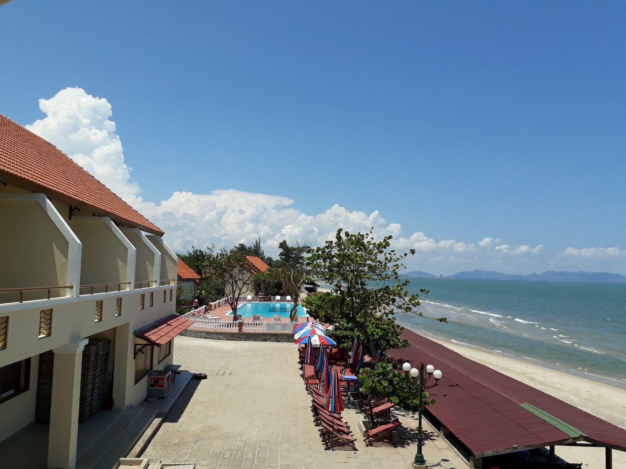 Playa HaiDuong Intourco Resort