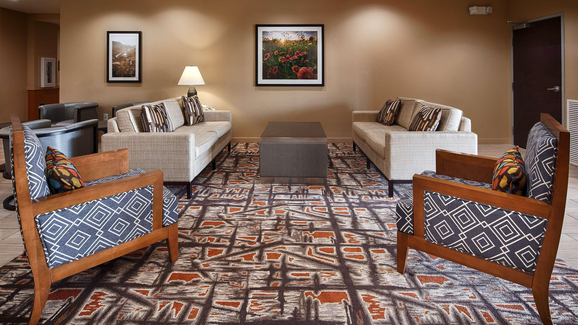 Vista Lobby Best Western Plus Elmendorf Hotel / San Antonio Hotel