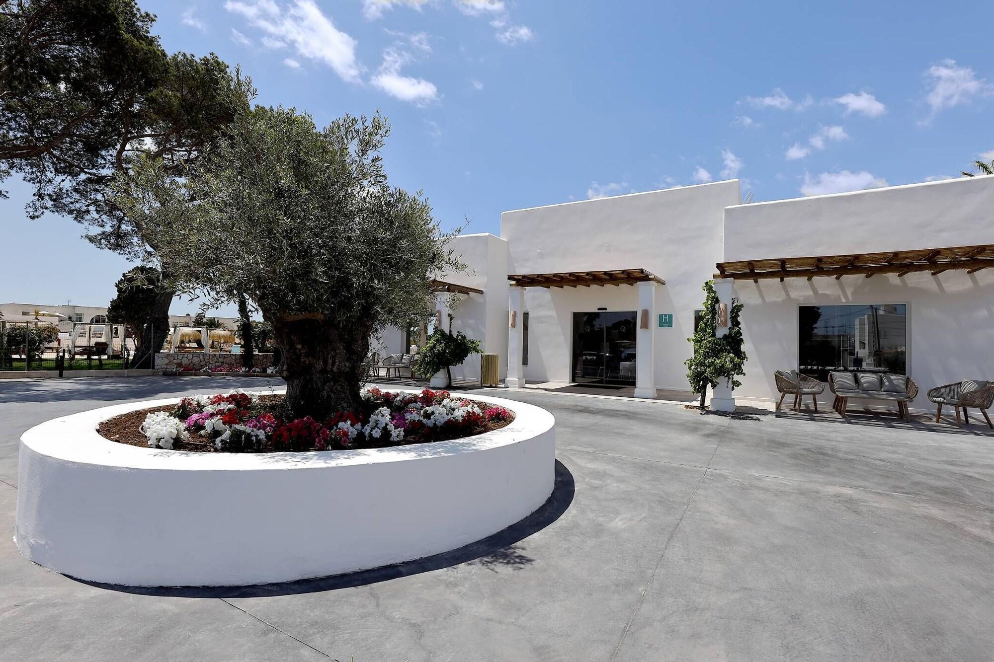 Vista Exterior Eques Petit Resort