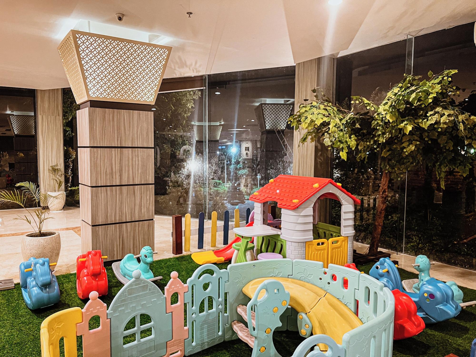 Instalaciones Recreativas Ascent Premiere Pasuruan