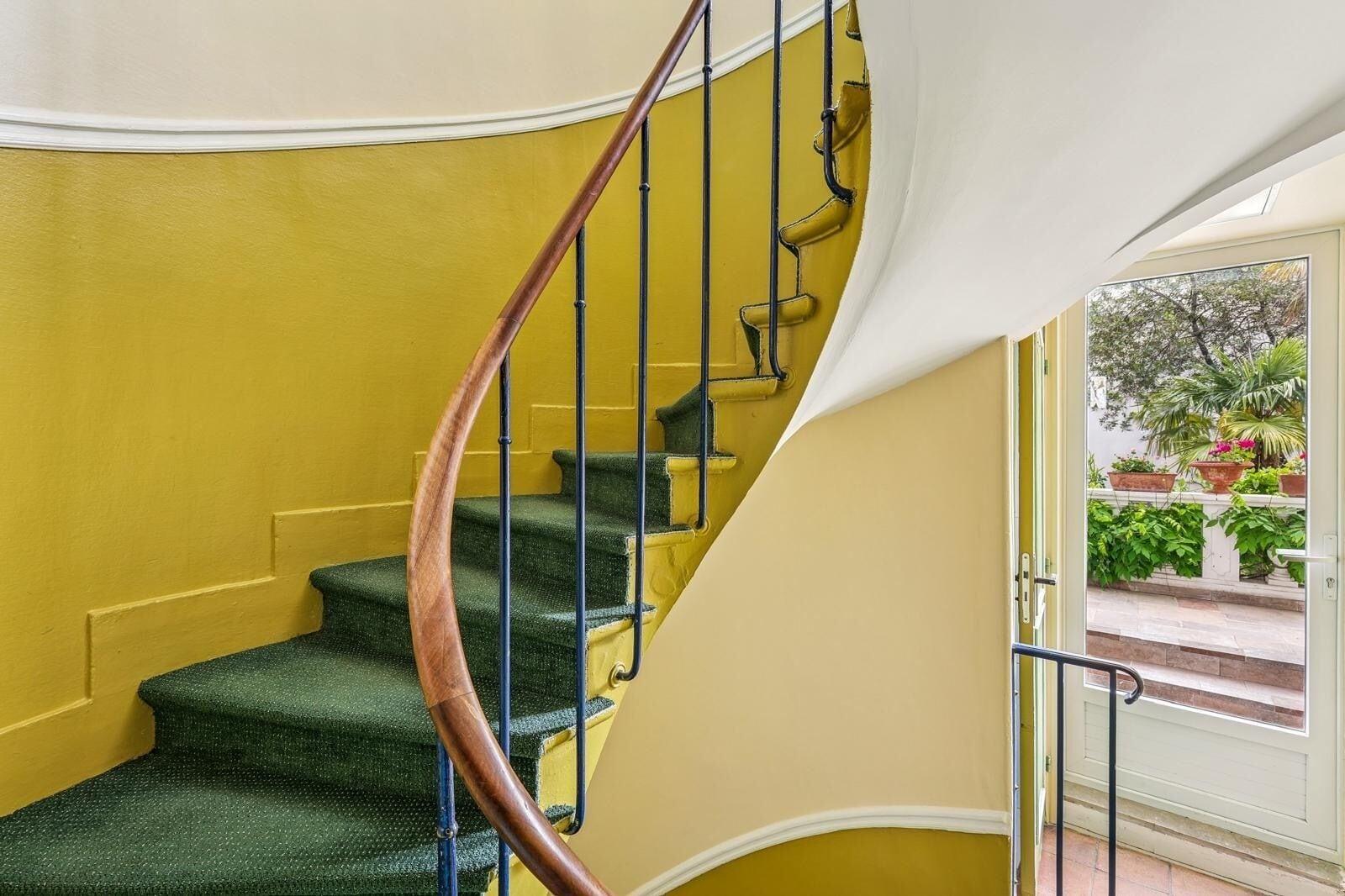 Varios Hotel de Nesle