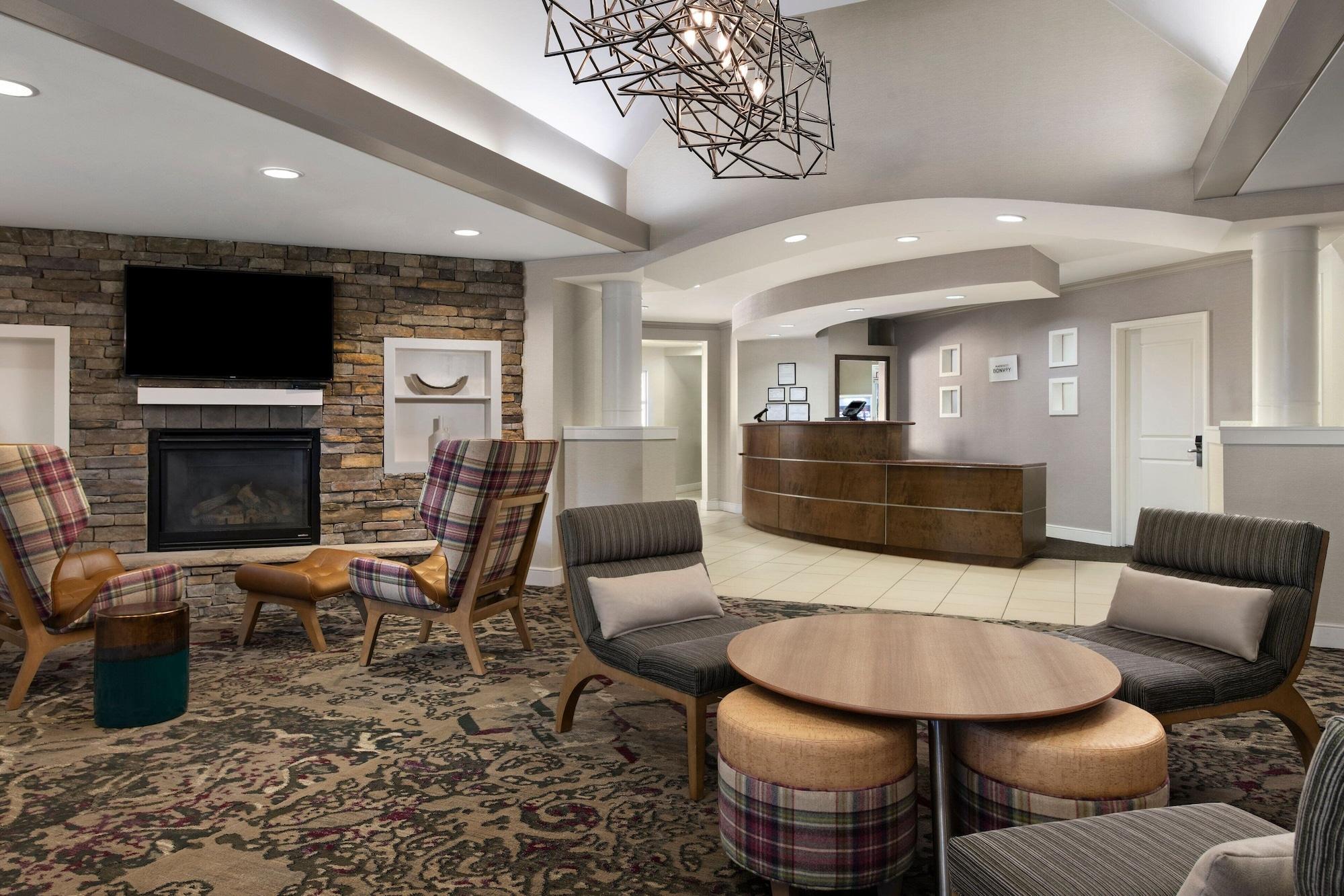Vista Lobby Residence Inn by Marriott Mt. Laurel at Bishop's Gate