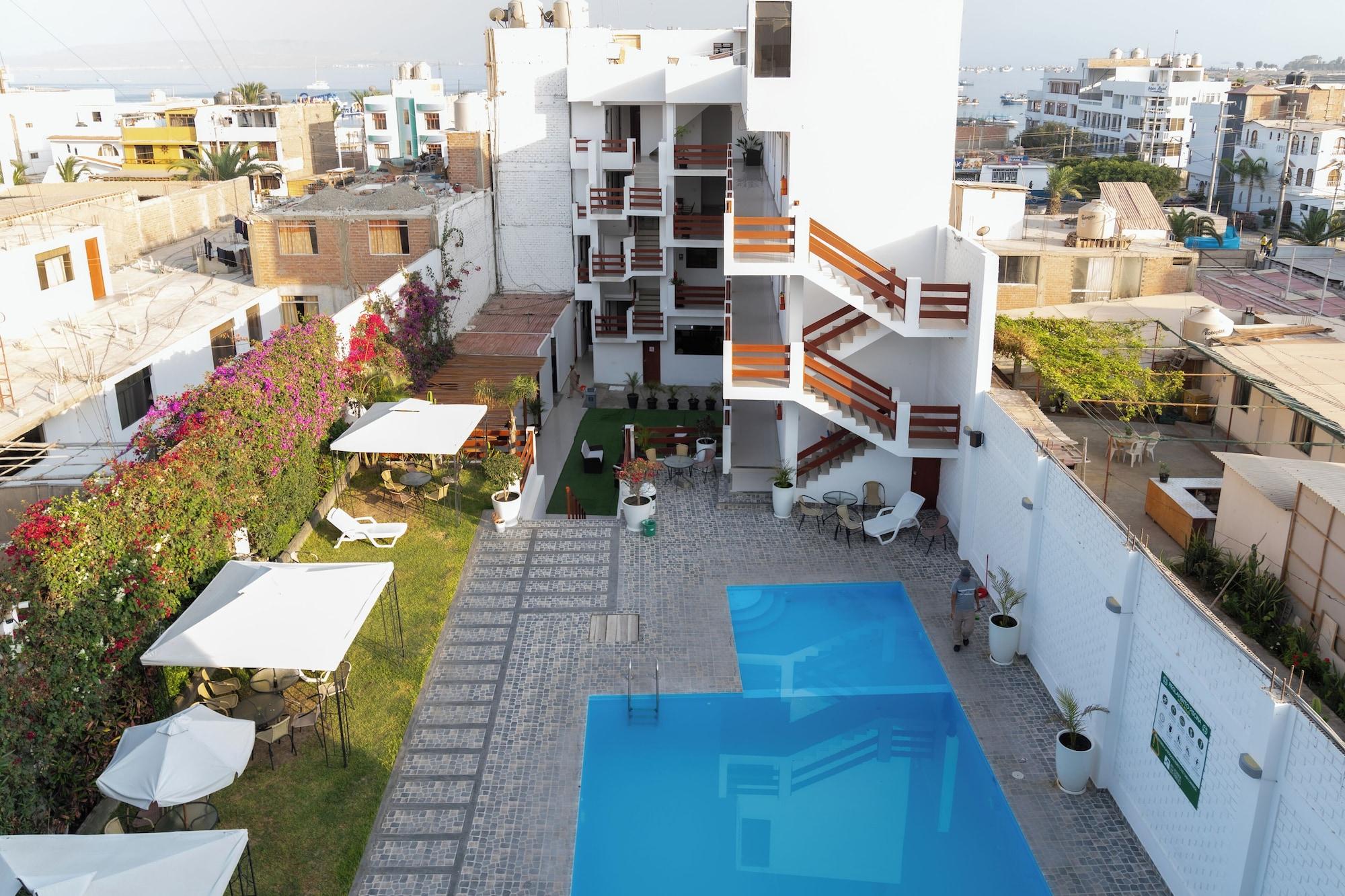 Vista Piscina Hotel Residencial Los Frayles