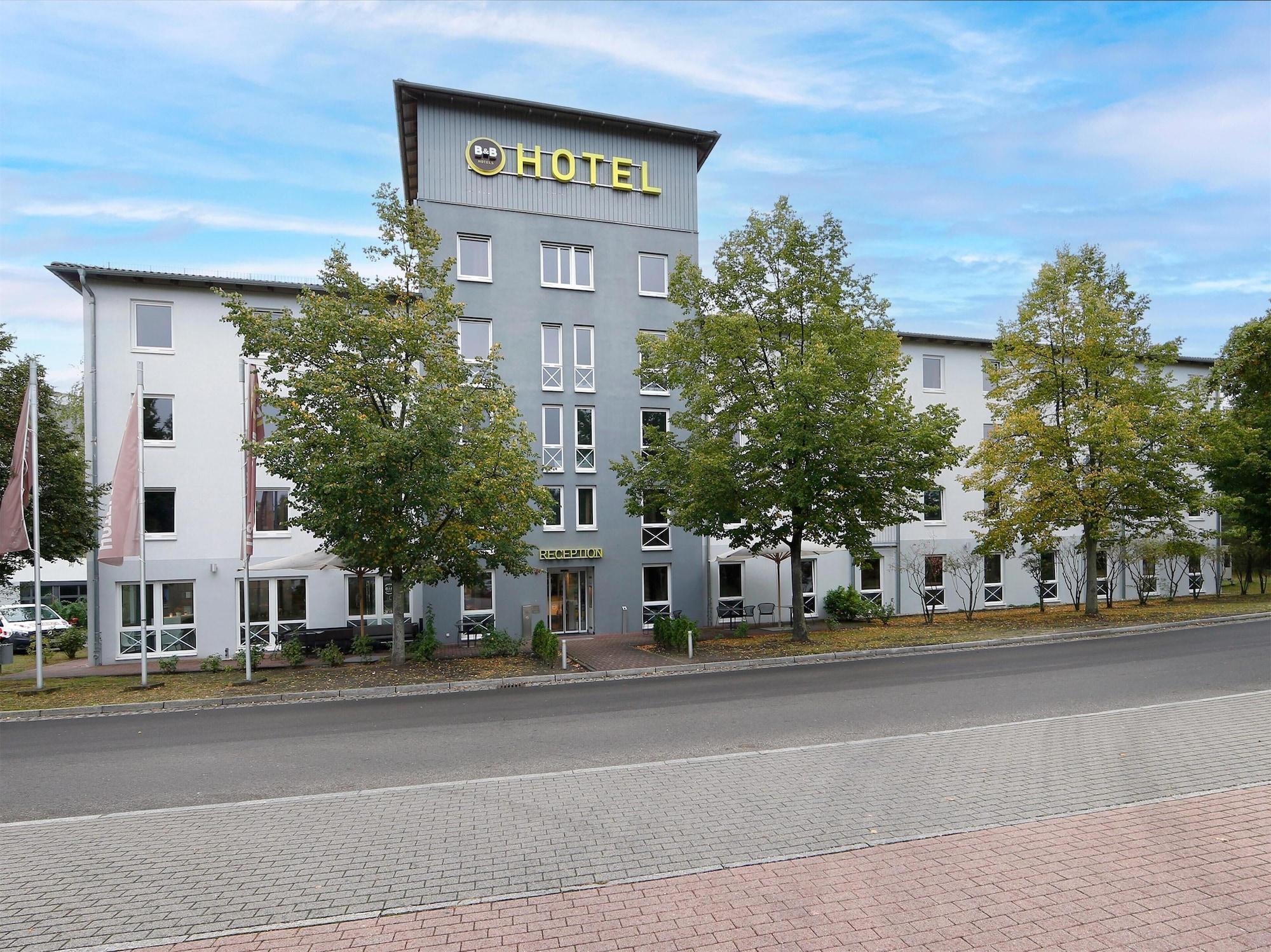 Vista Exterior B&B Hotel Berlin-Dreilinden