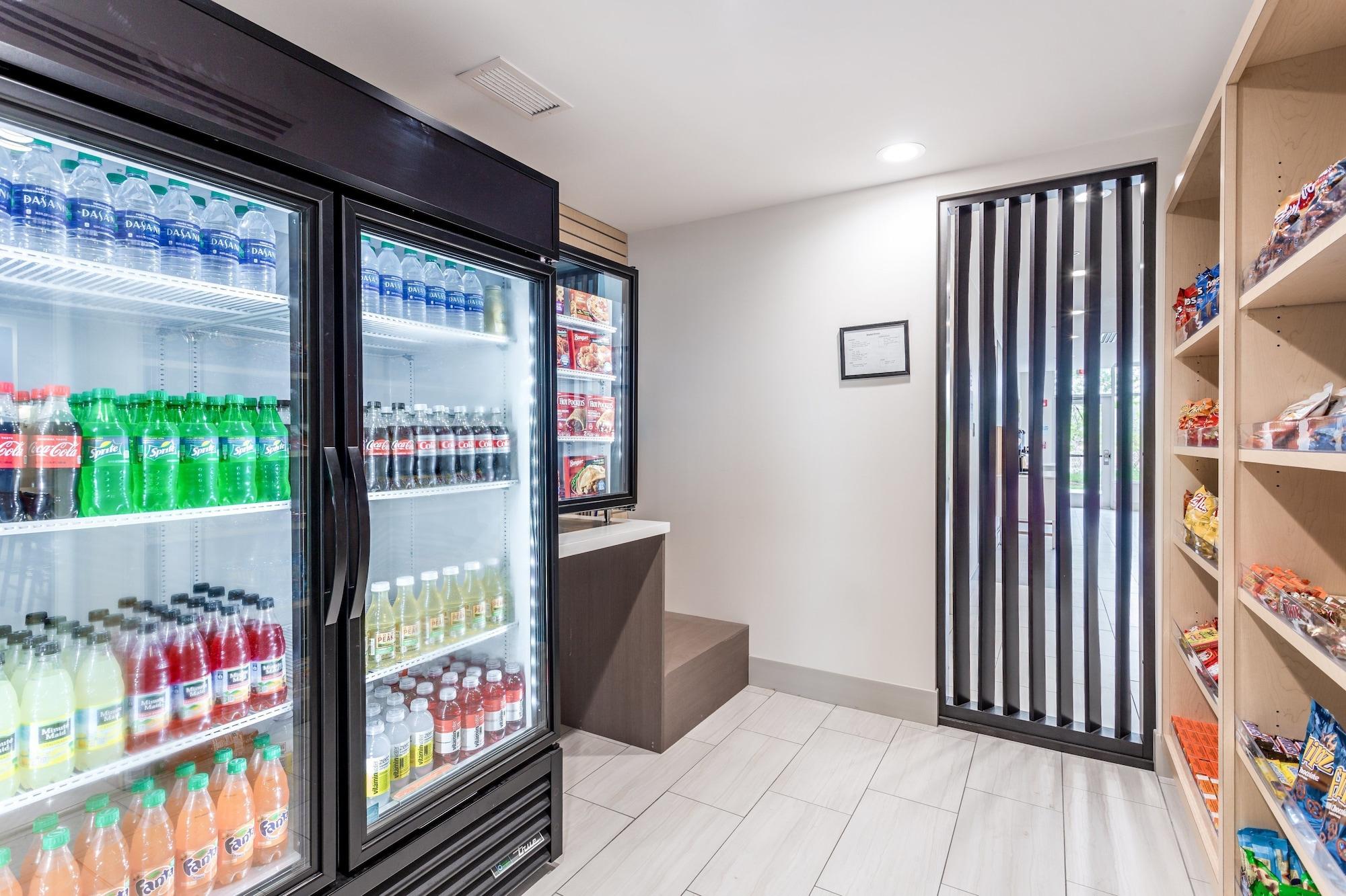 Comodidades del Alojamiento Holiday Inn Express & Suites Hammond by IHG