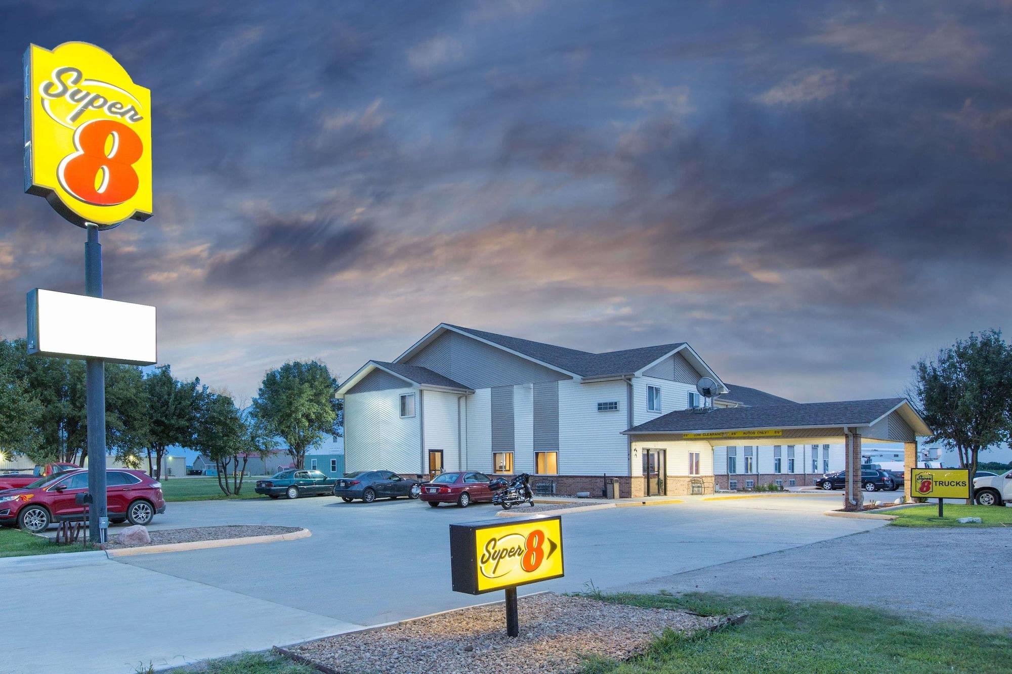 Varios Super 8 by Wyndham Belleville