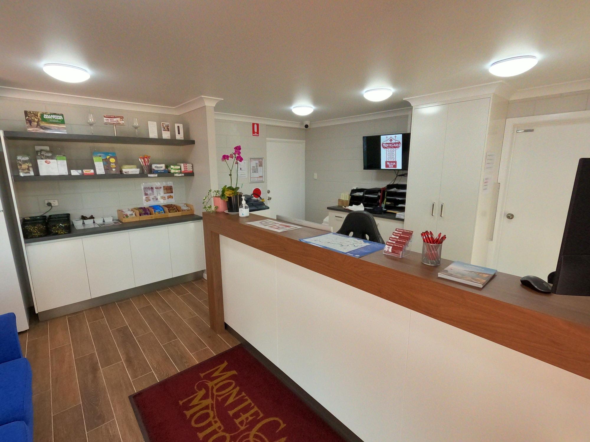 Vista Lobby Monte Carlo Motor Inn