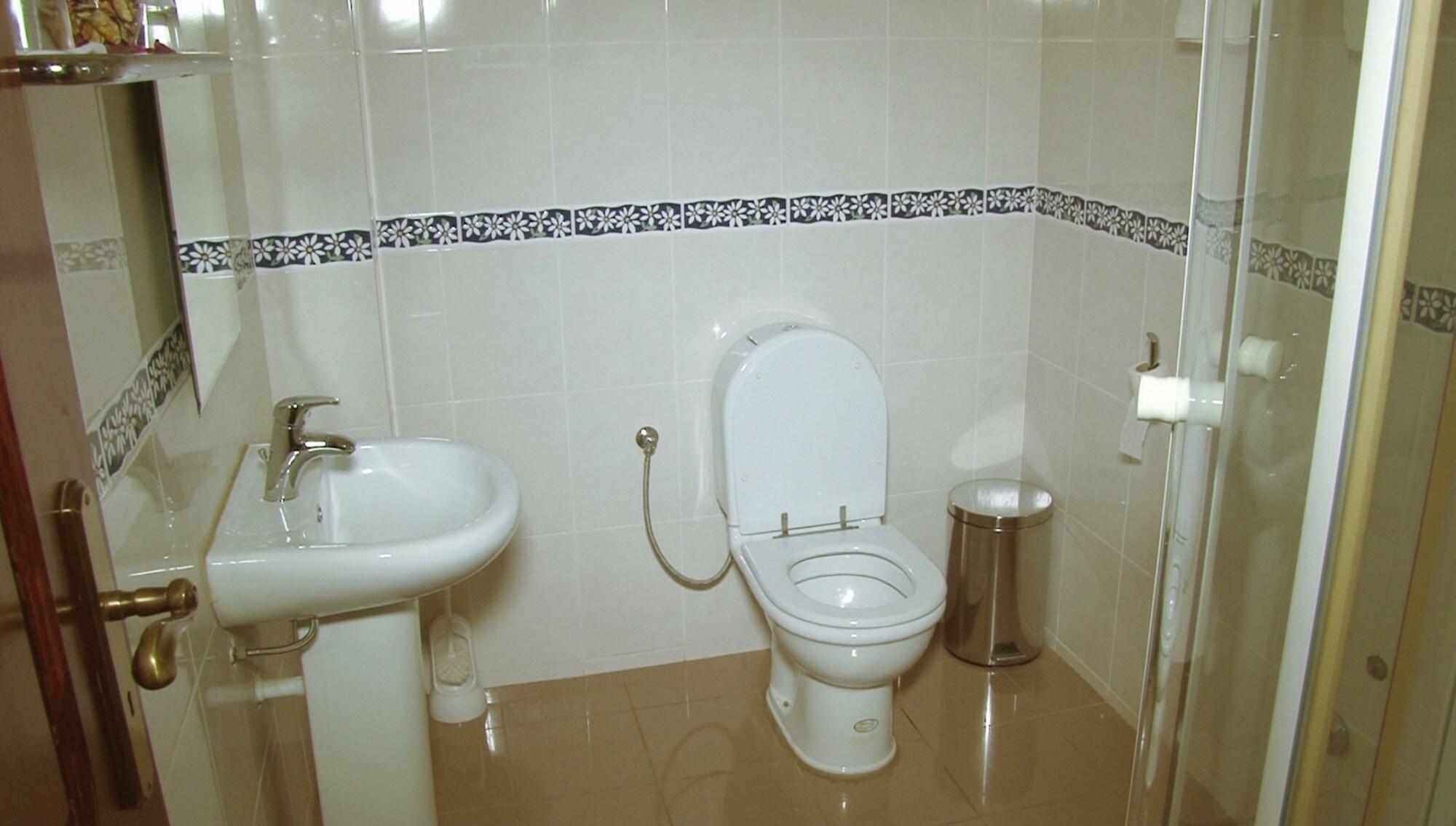 Equipamiento de Habitación Residencial Cosmo