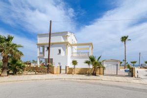 Alquiler Vacacional - Sirens Beach House in Ayia Napa