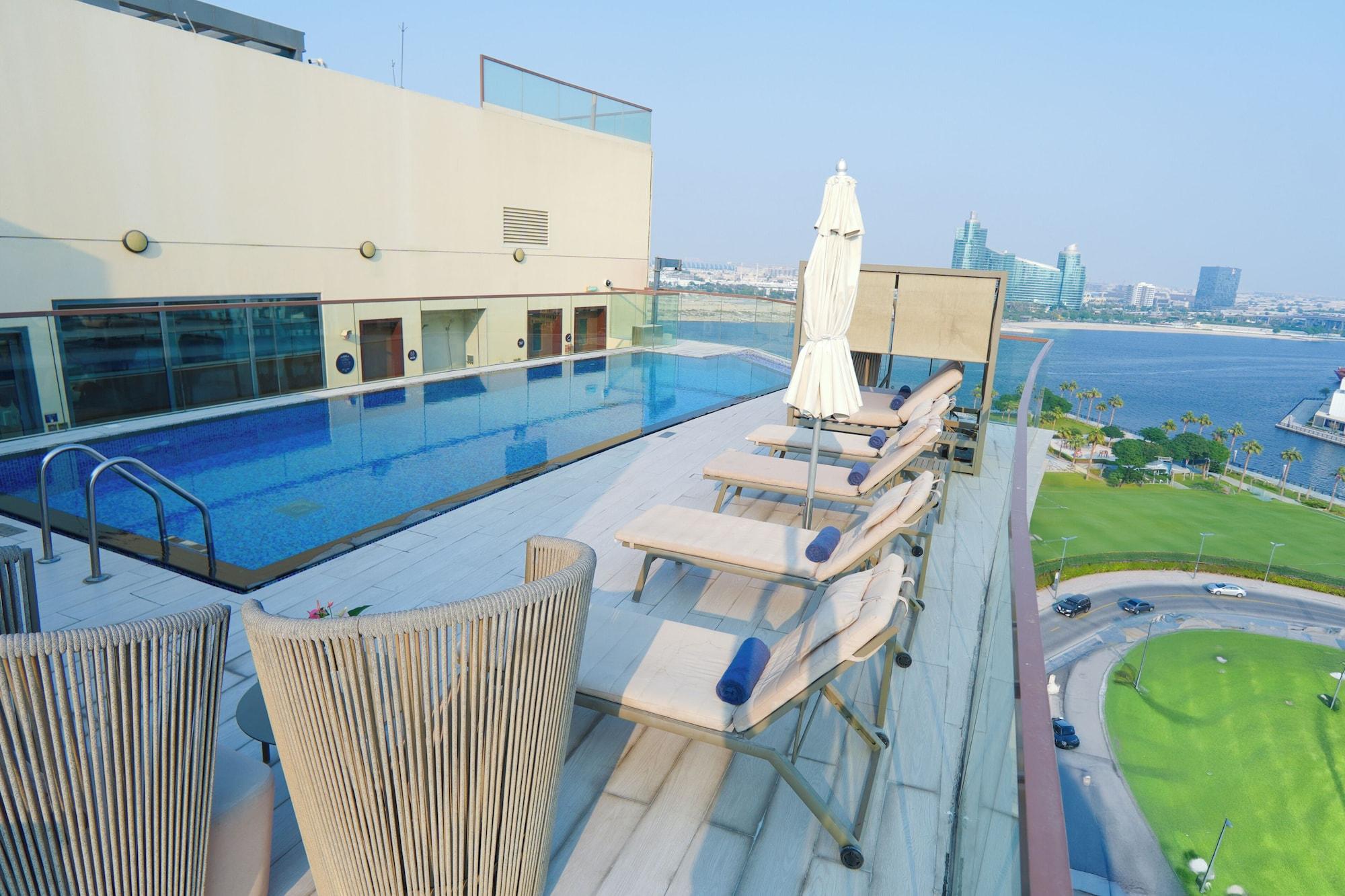 Vista Piscina Pavilion Hotel Al Jaddaf Managed by Nooa