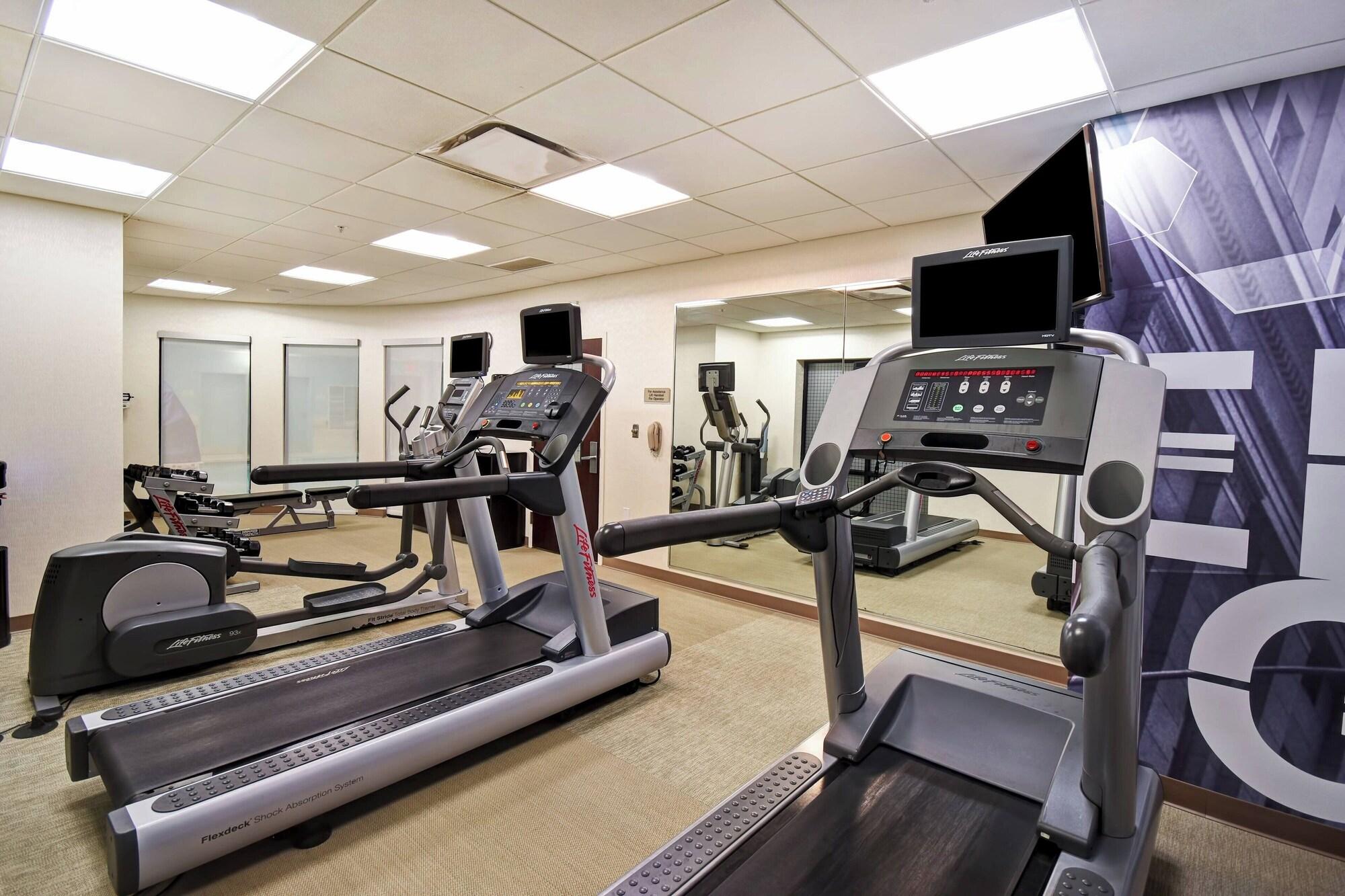 Gimnasio Springhill Suites by Marriott Louisville Airport