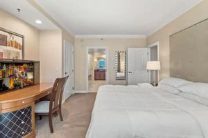 Alquiler Vacacional - Luxurious King Bed Suite With Hot Tub