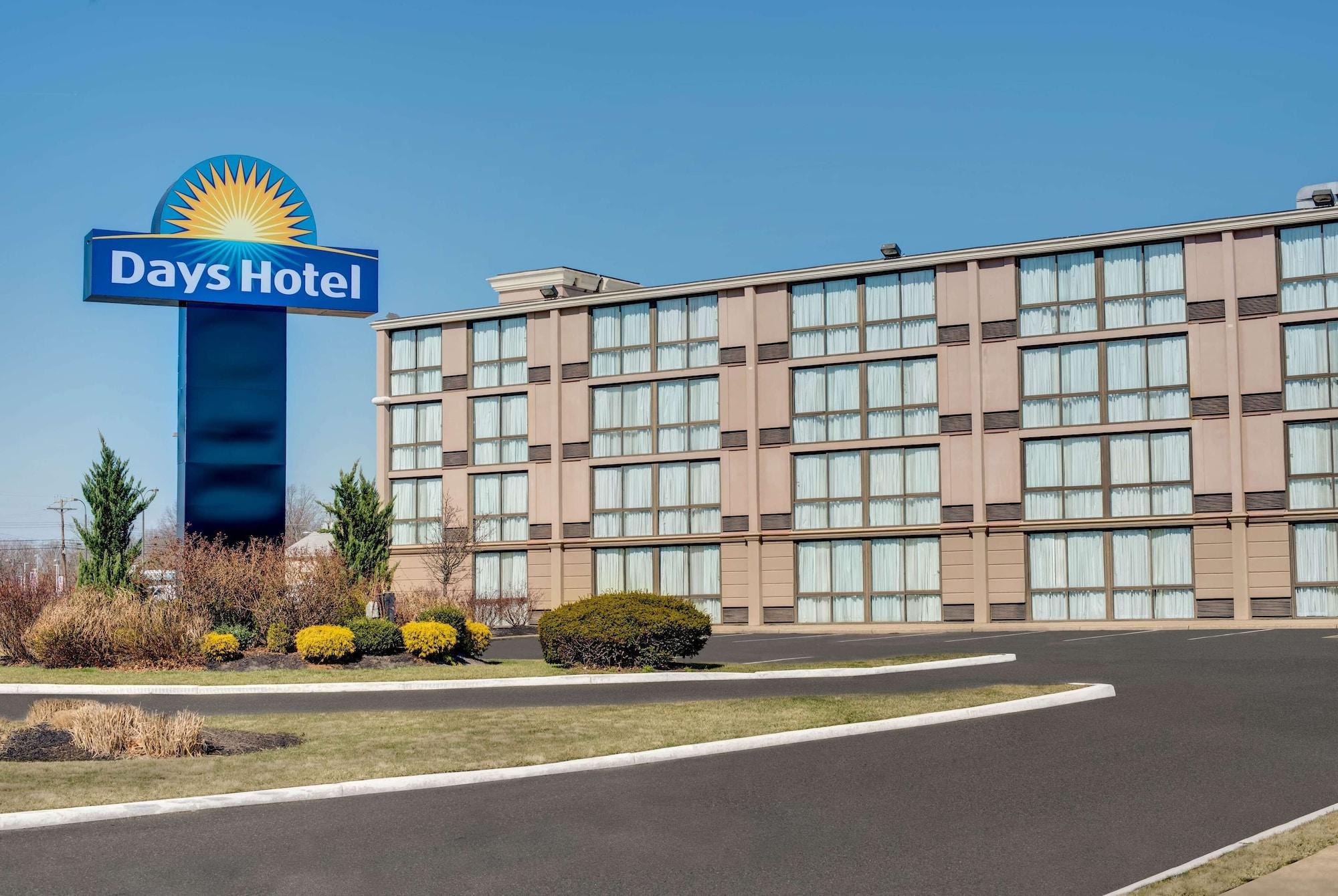 Vista Exterior Days Hotel by Wyndham Toms River Jersey Shore