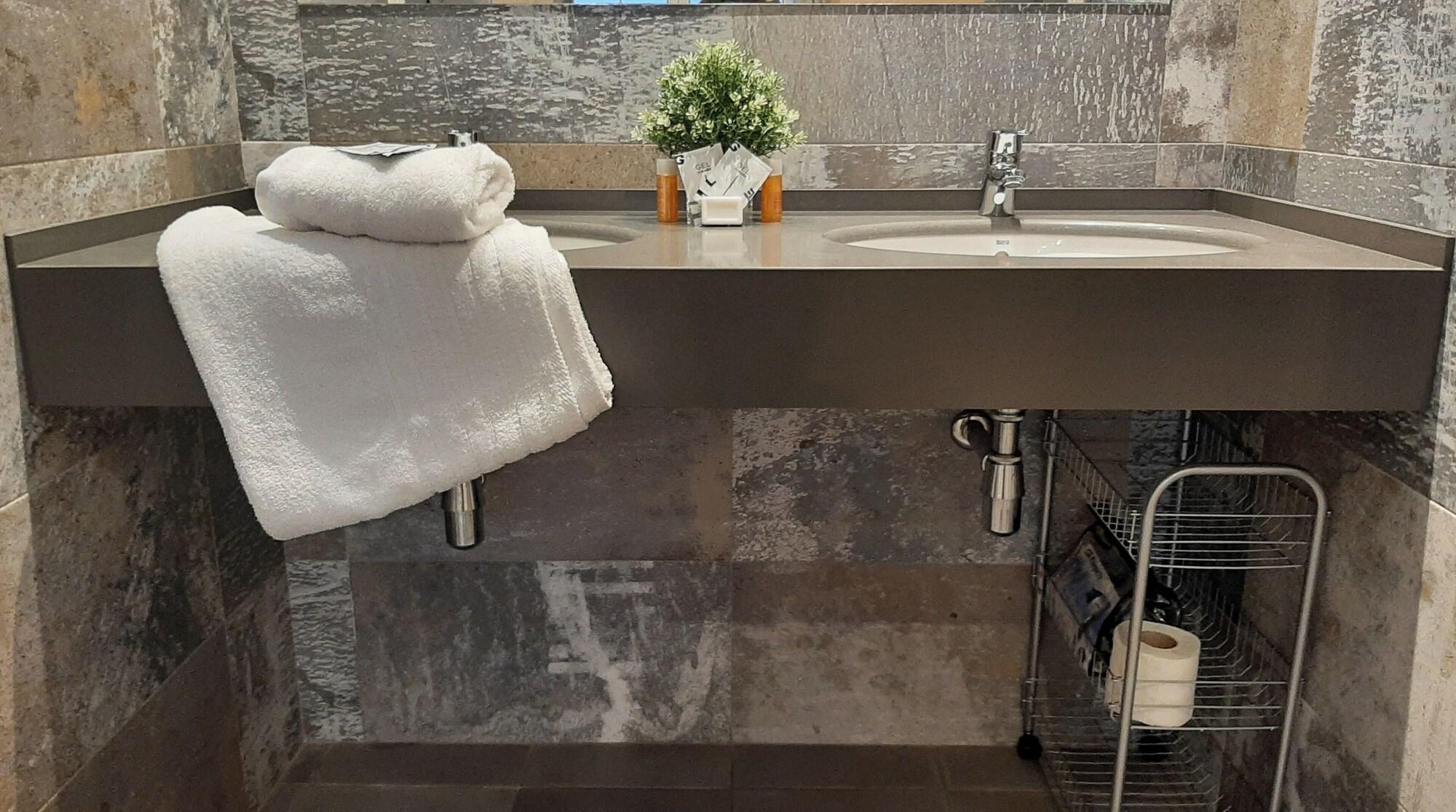 Varios Hotel Alvaro