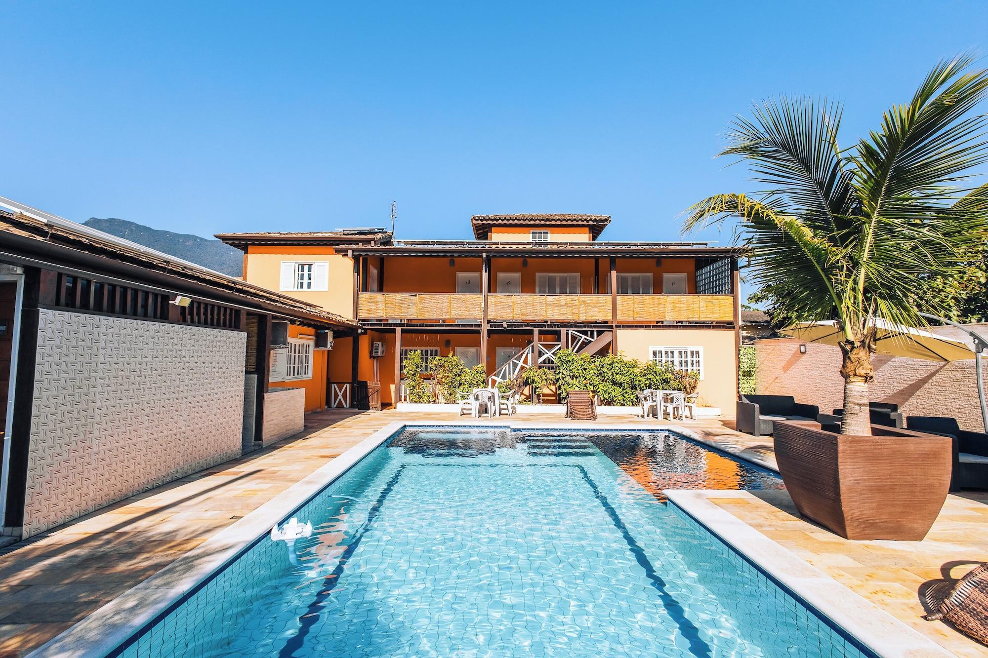 Vista Piscina VELINN Pousada Face Norte