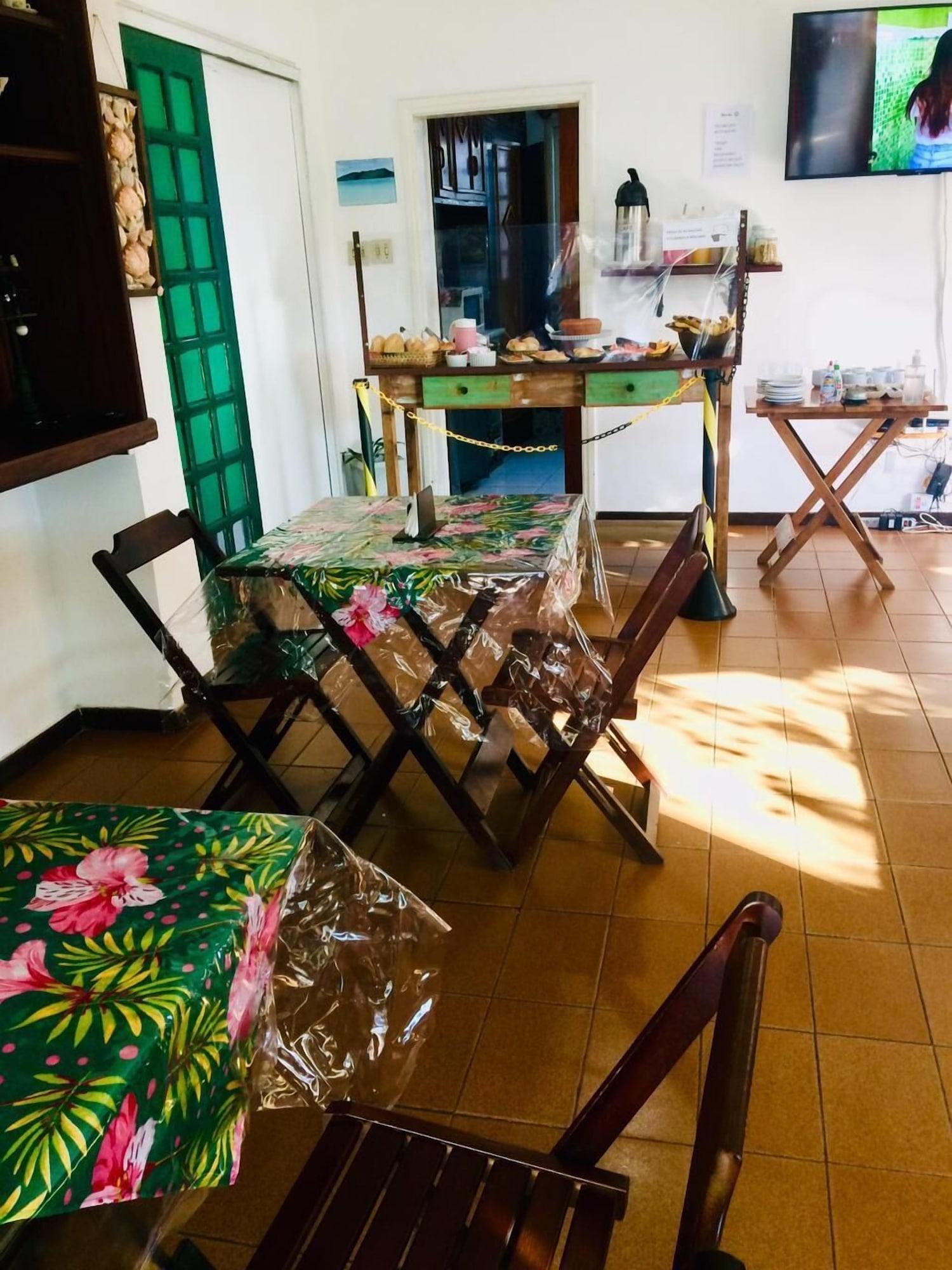 Bar/Salón Pousada Arraial Caribe