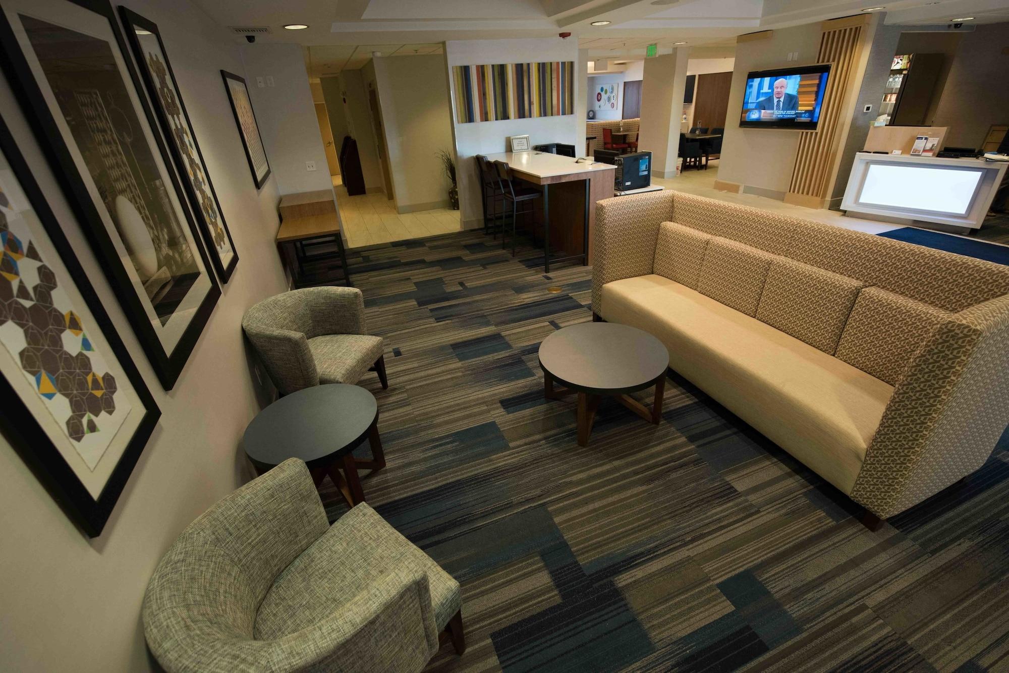 Vista Lobby Holiday Inn Express Hotel & Suites West Coxsackie by IHG